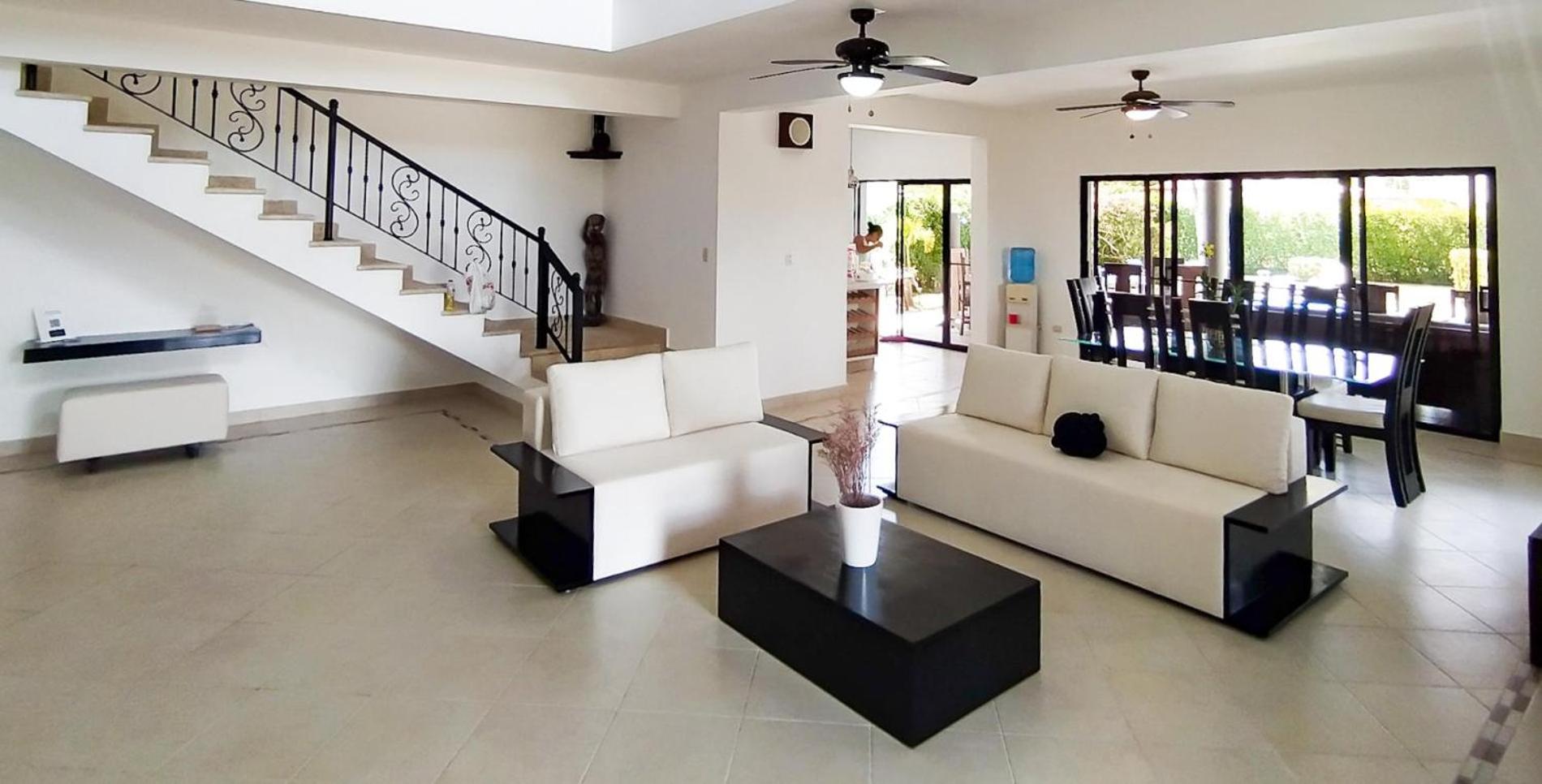 Spacious Private 7 Bedroom - Bachelors welcome view 3