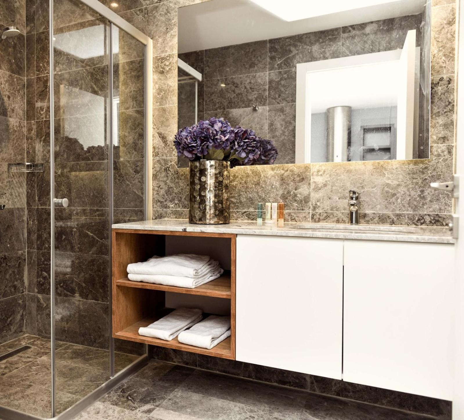 G Tower Furnished Apartment Rentals