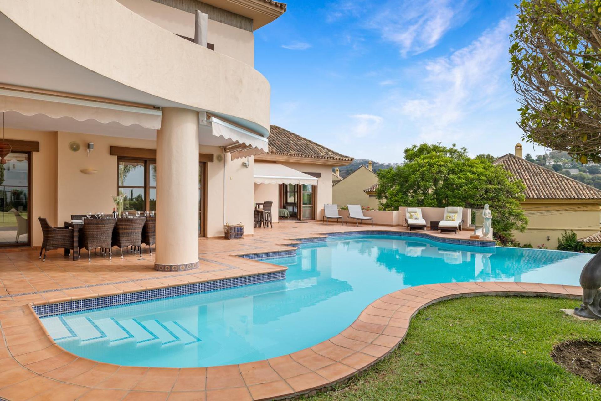 Luxury Villa Robledal By Mabiente - Views of the sea and the golf course view 3