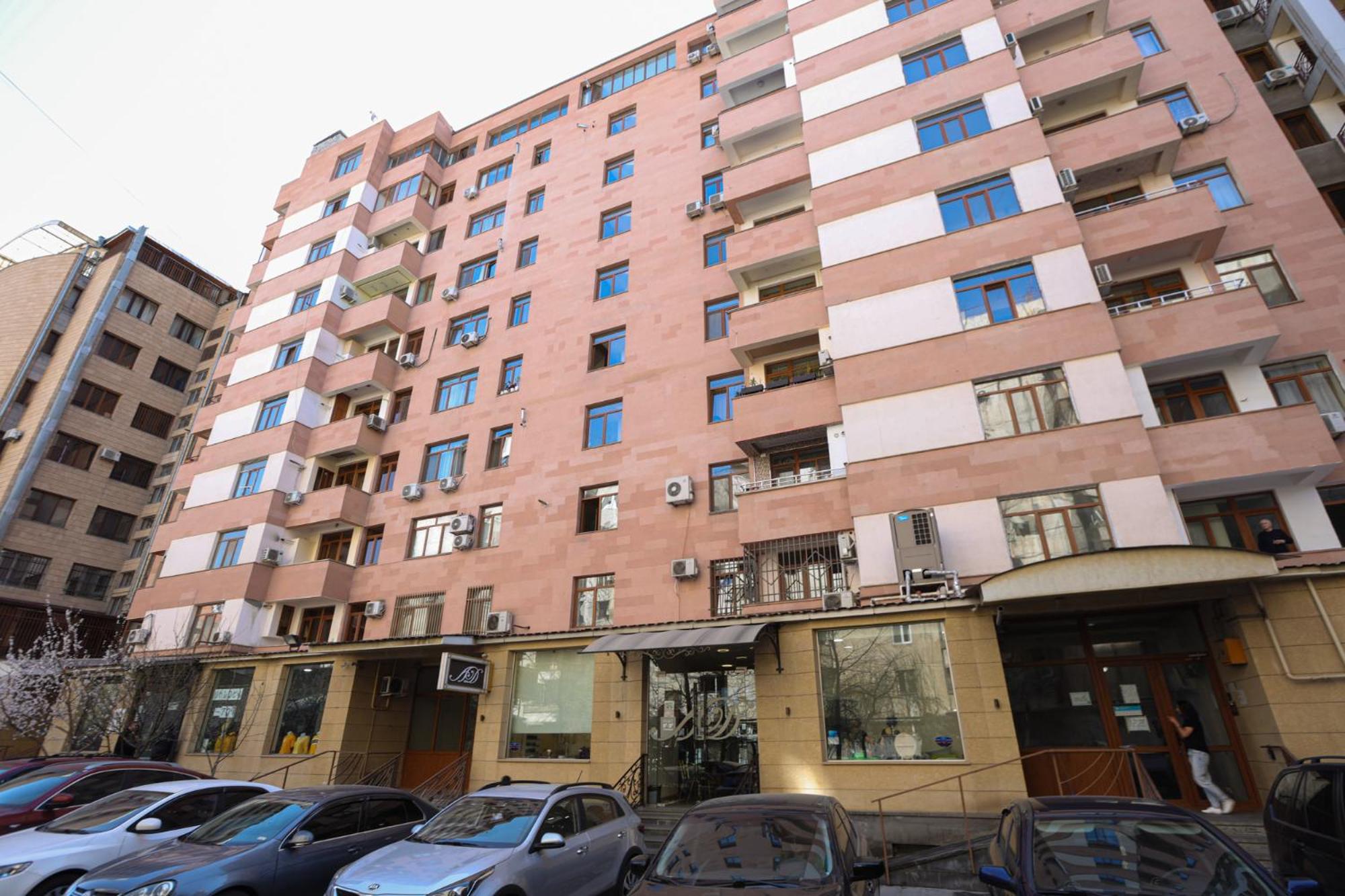 Apartments on Yekmalyan 1 street