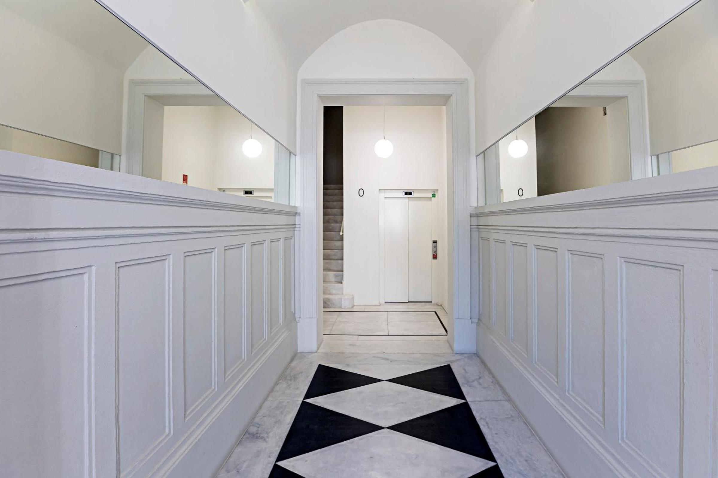 Aliados Premium 1BR w/ Terrace by LovelyStay view 5