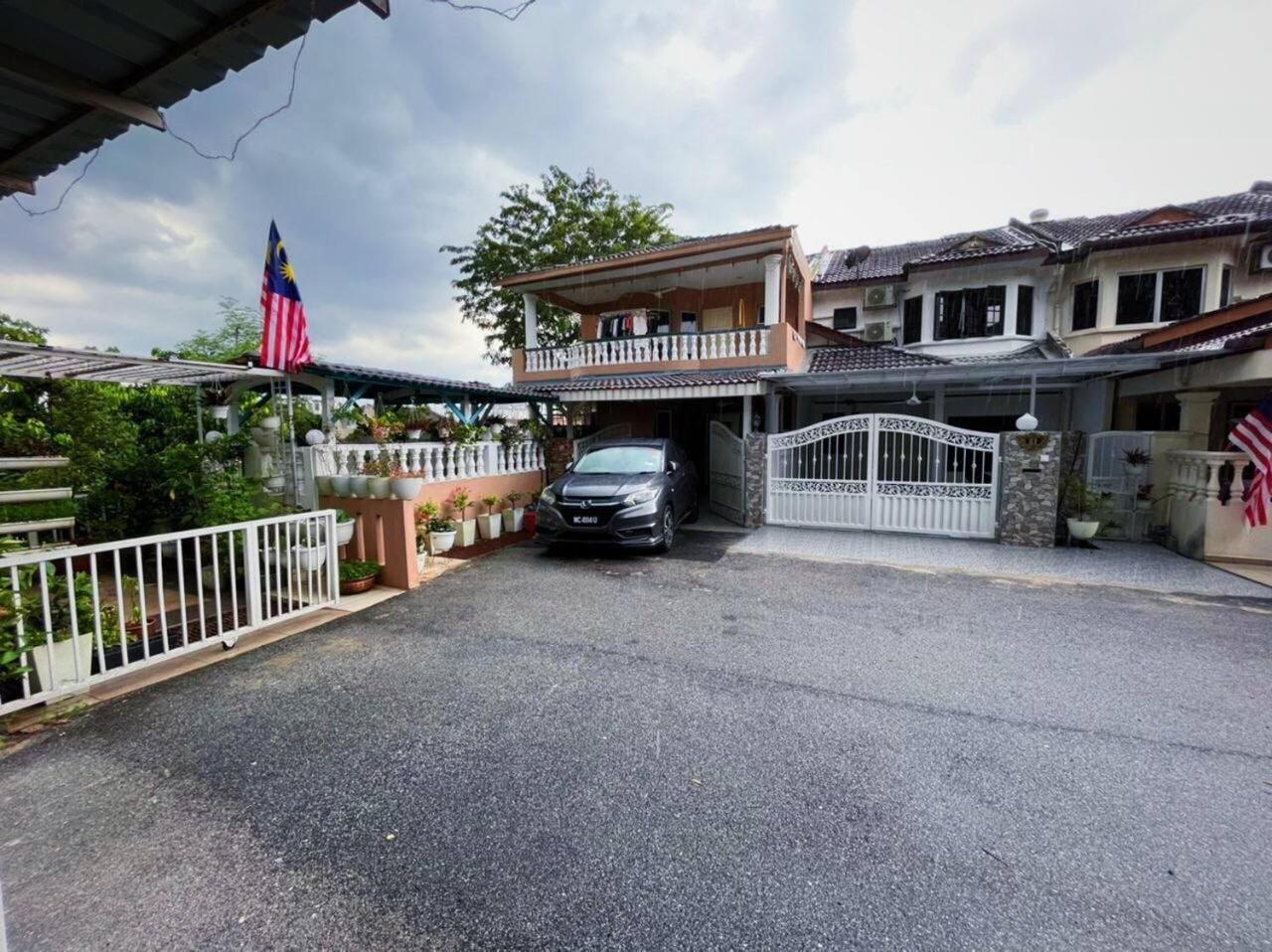 Homestay Ampang Farah