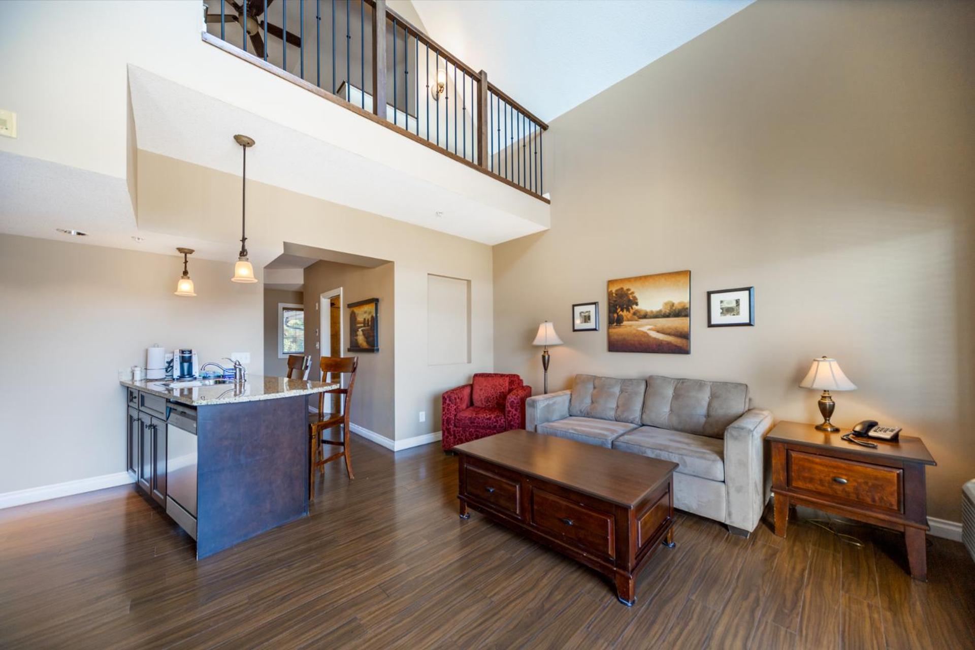 Vernon Vacations - The Castle at Swan Lake - Property Image 16