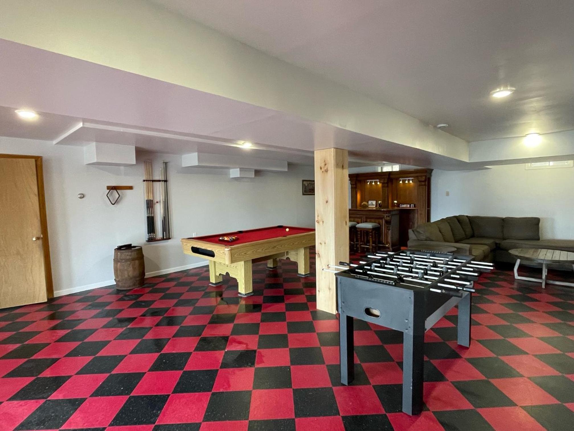 Hill View Motel and Cottages