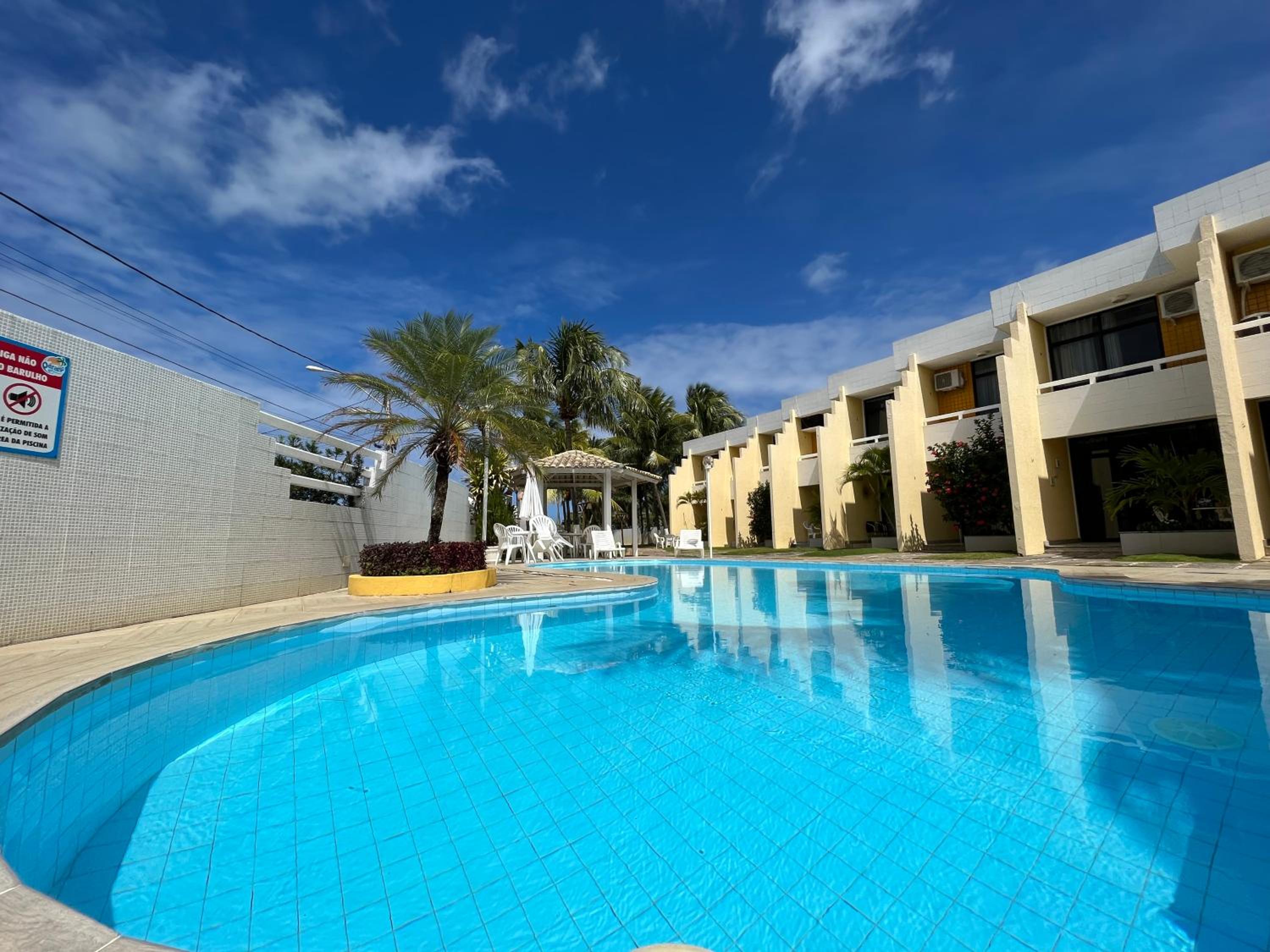 Guarajuba, beachfront two-bedroom duplex