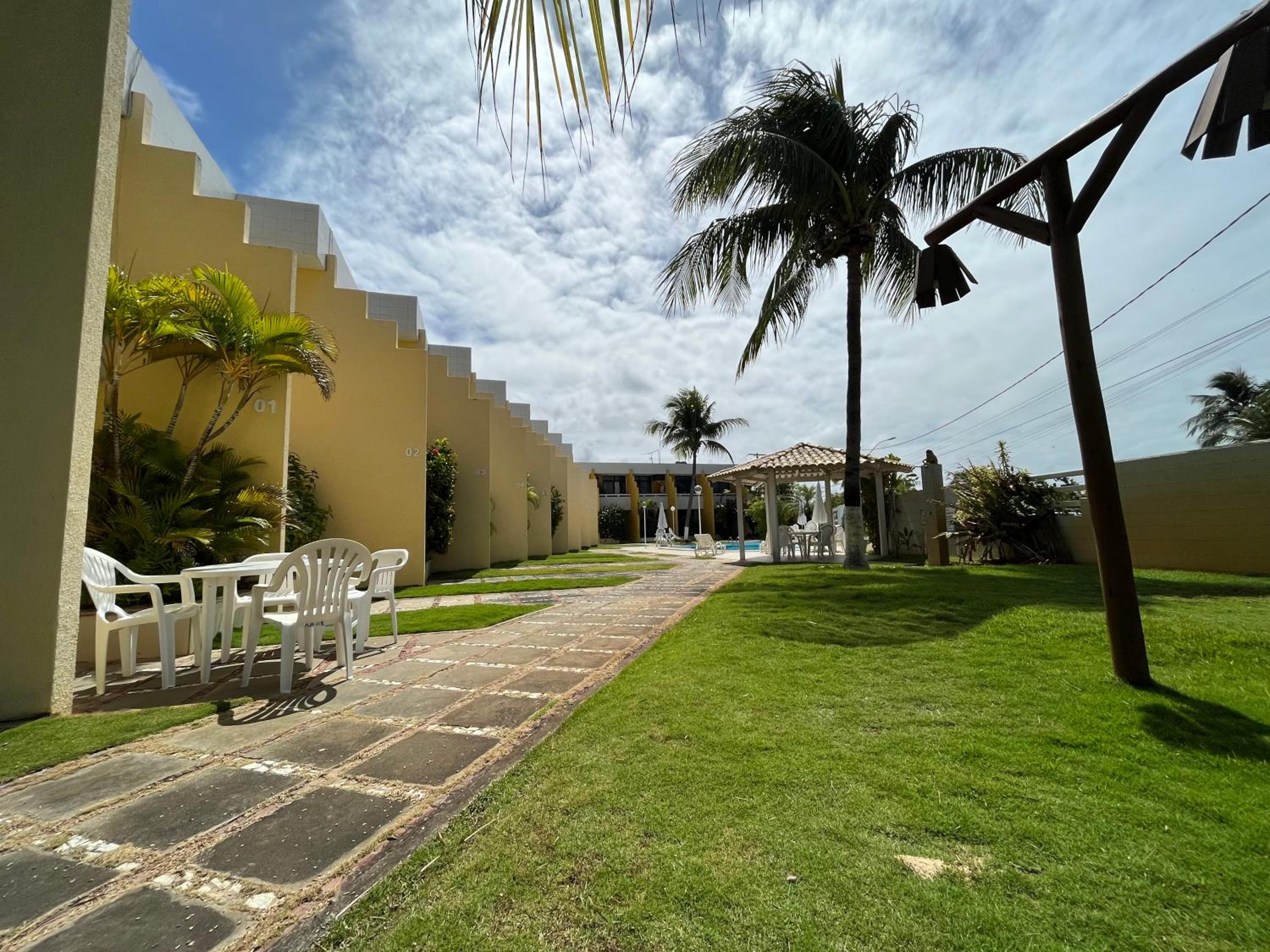 Guarajuba, beachfront two-bedroom duplex