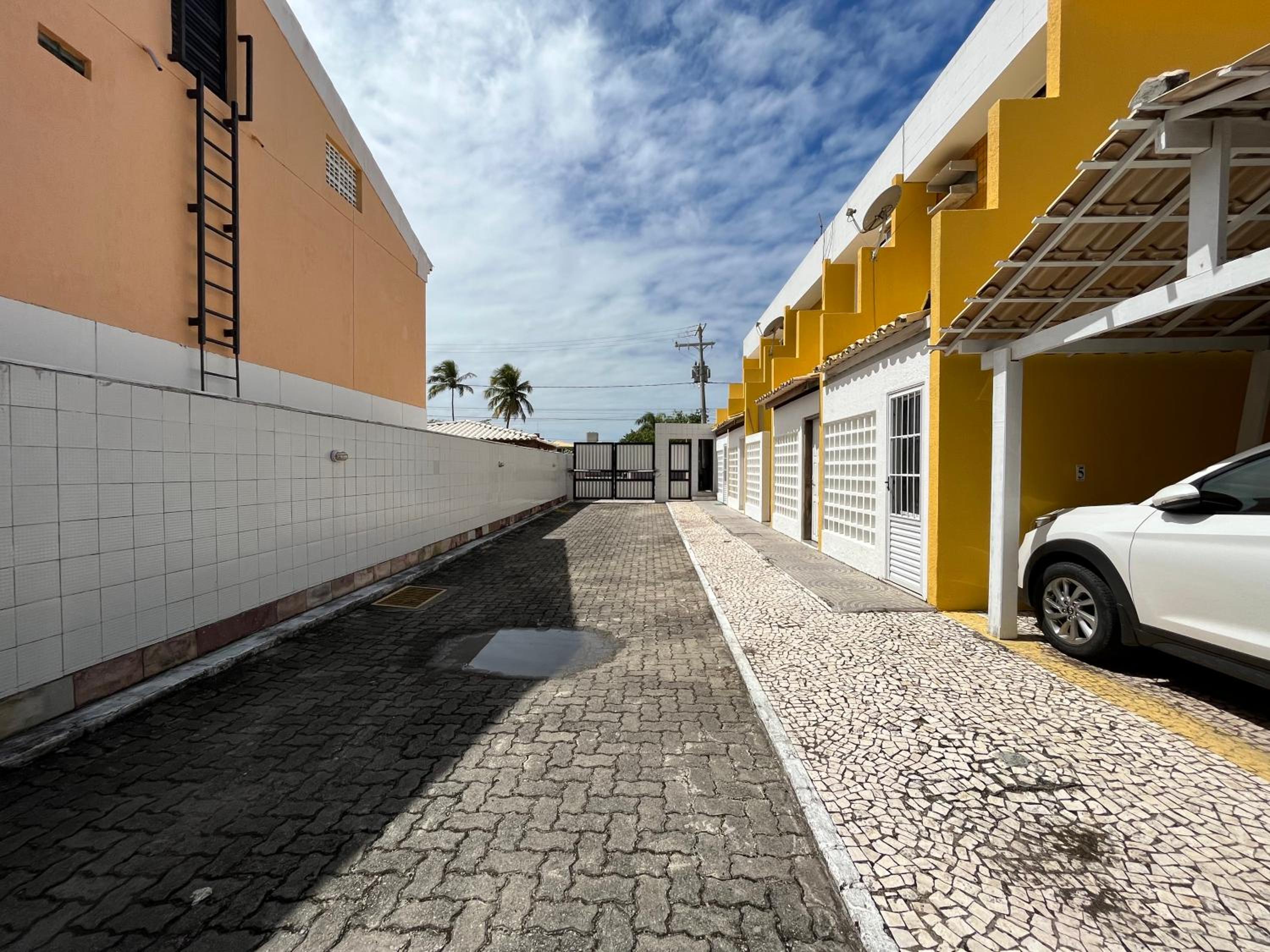 Guarajuba, beachfront two-bedroom duplex