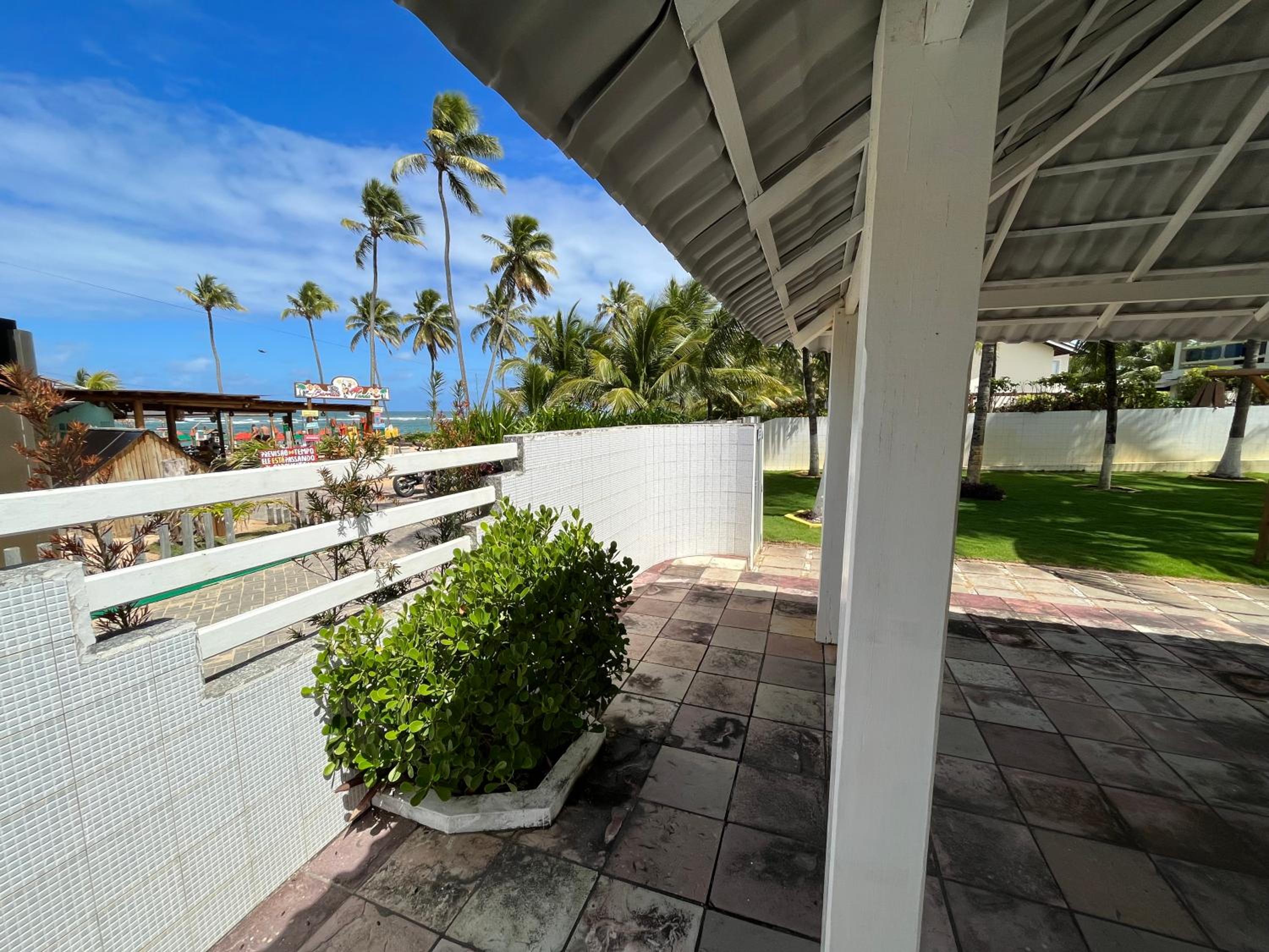 Guarajuba, beachfront two-bedroom duplex