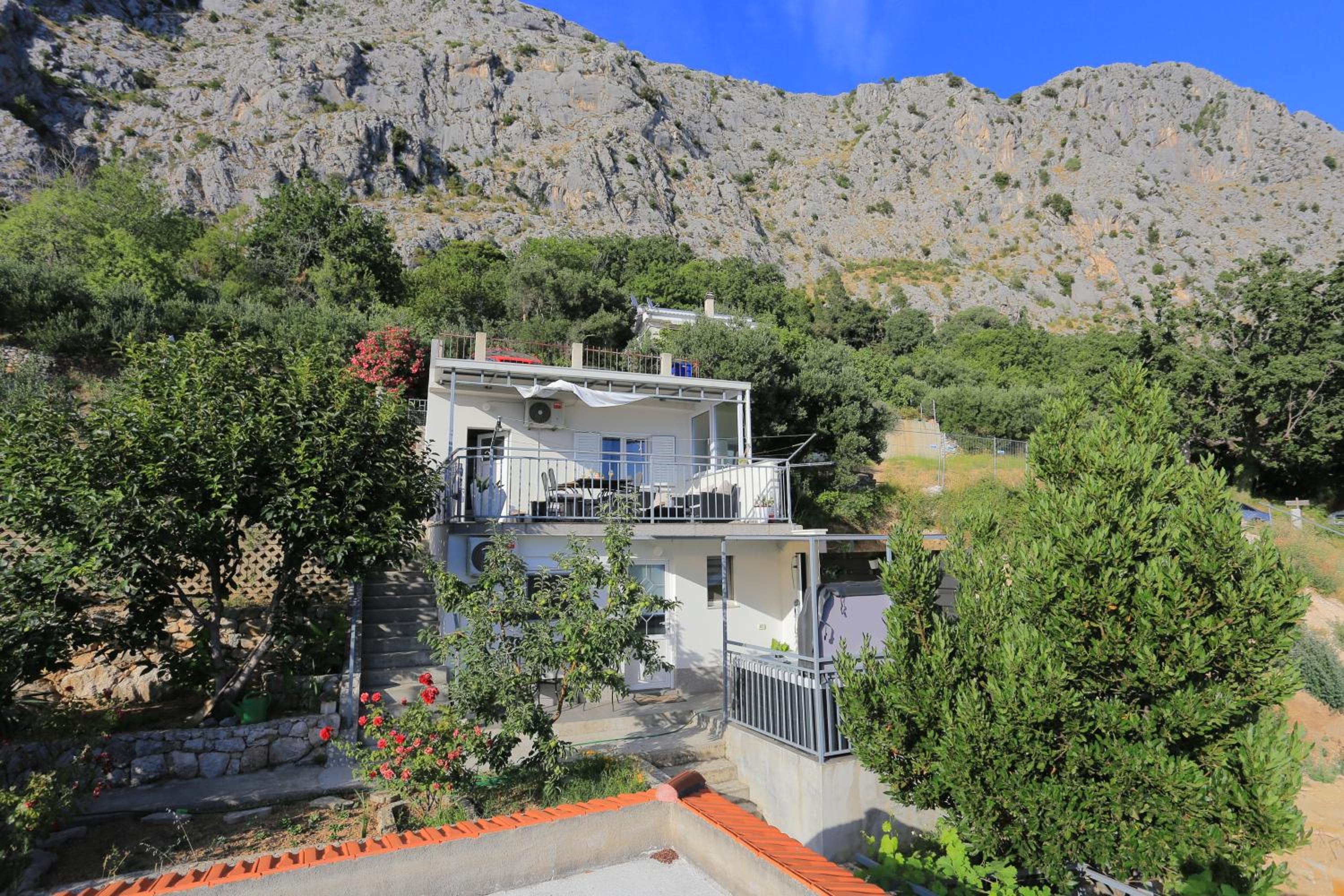 Holiday house with a swimming pool Omis - 19020 view 2