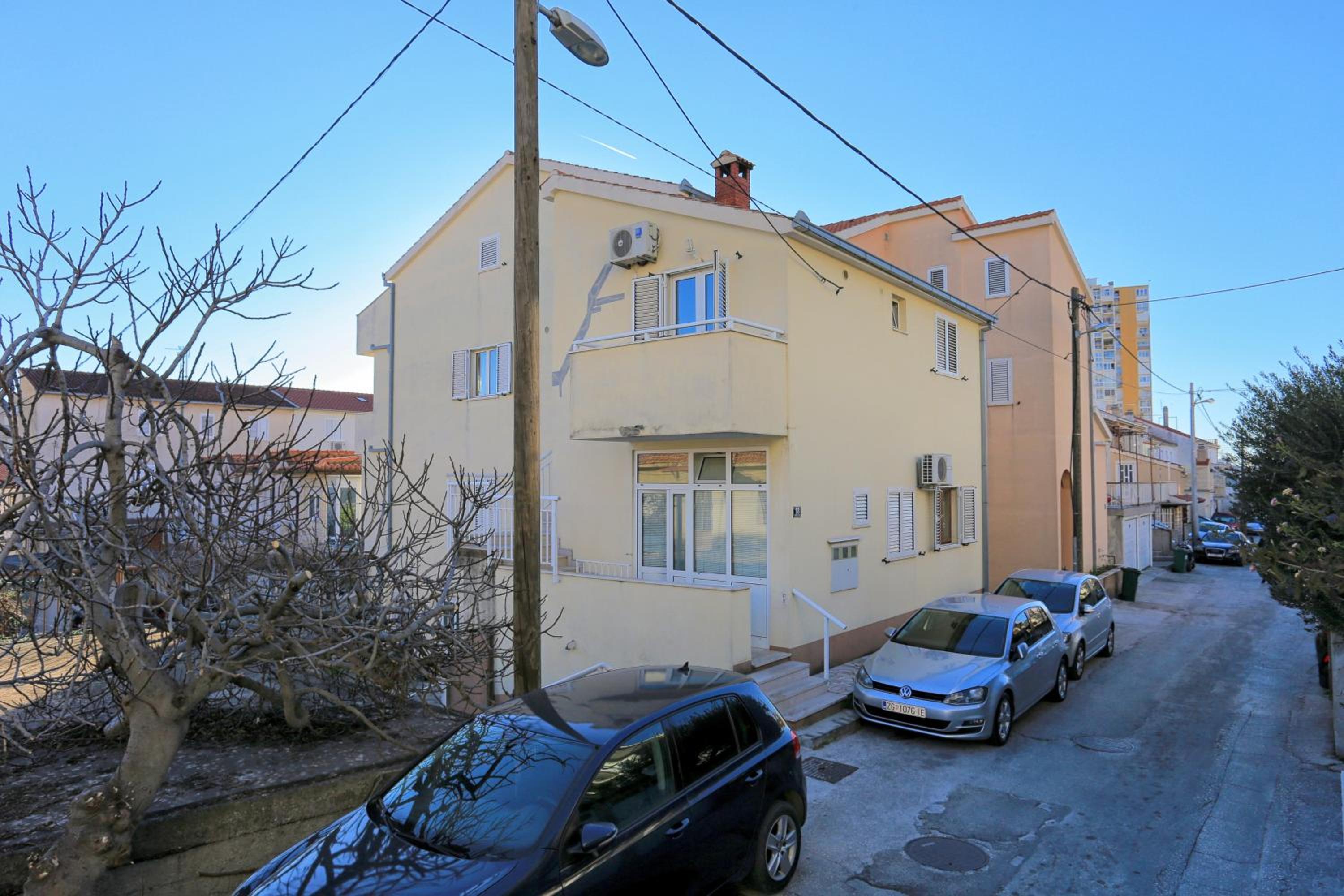 Apartments with parking space Split - 19039 view 2
