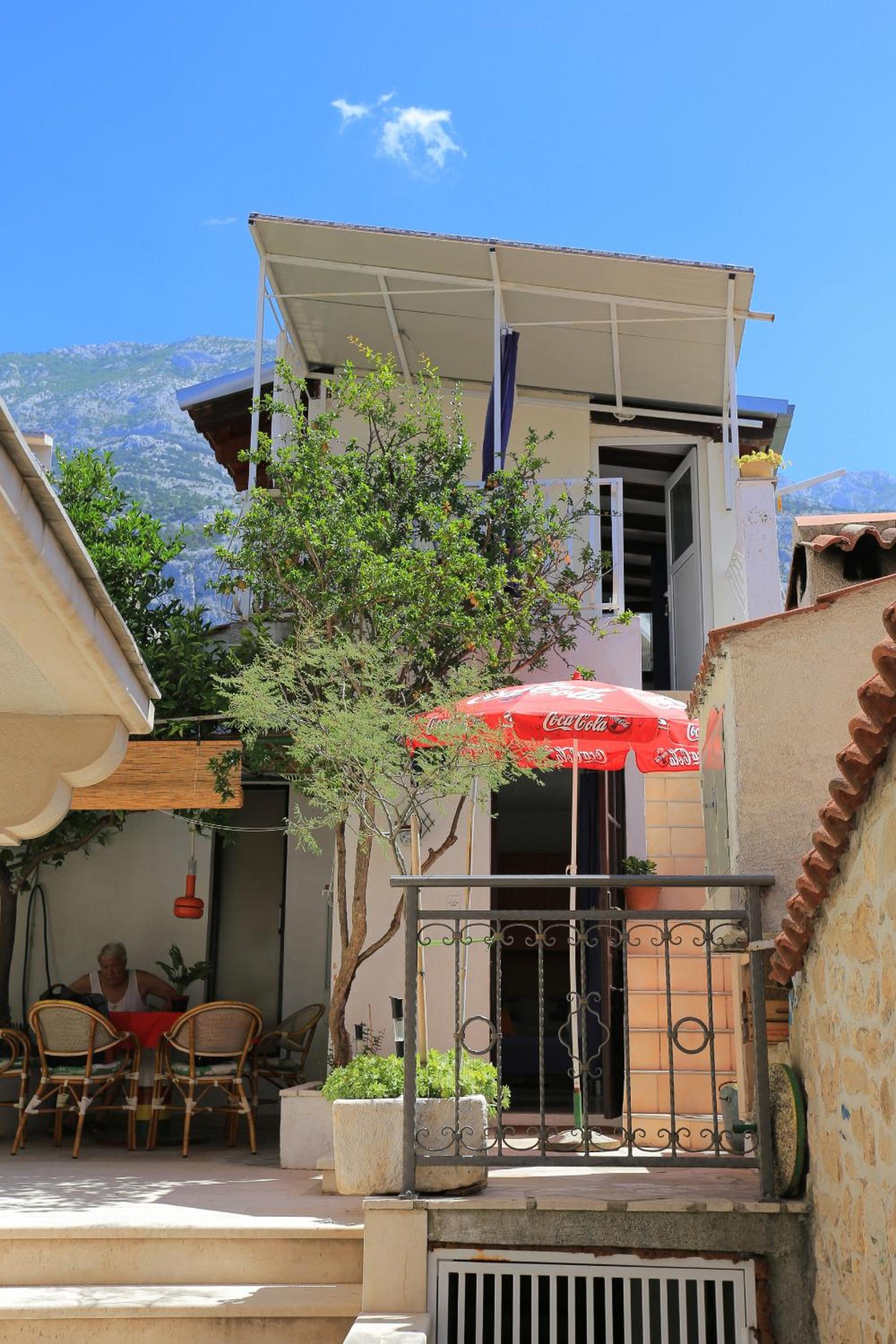 Apartments with WiFi Makarska - 19038 view 2