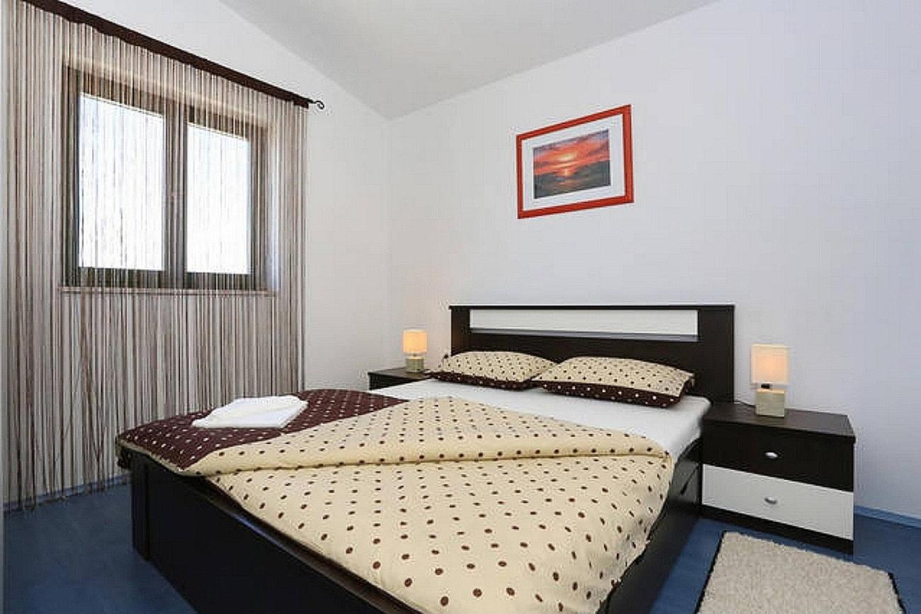 Apartments with a parking space Maslenica, Novigrad - 19060 view 3