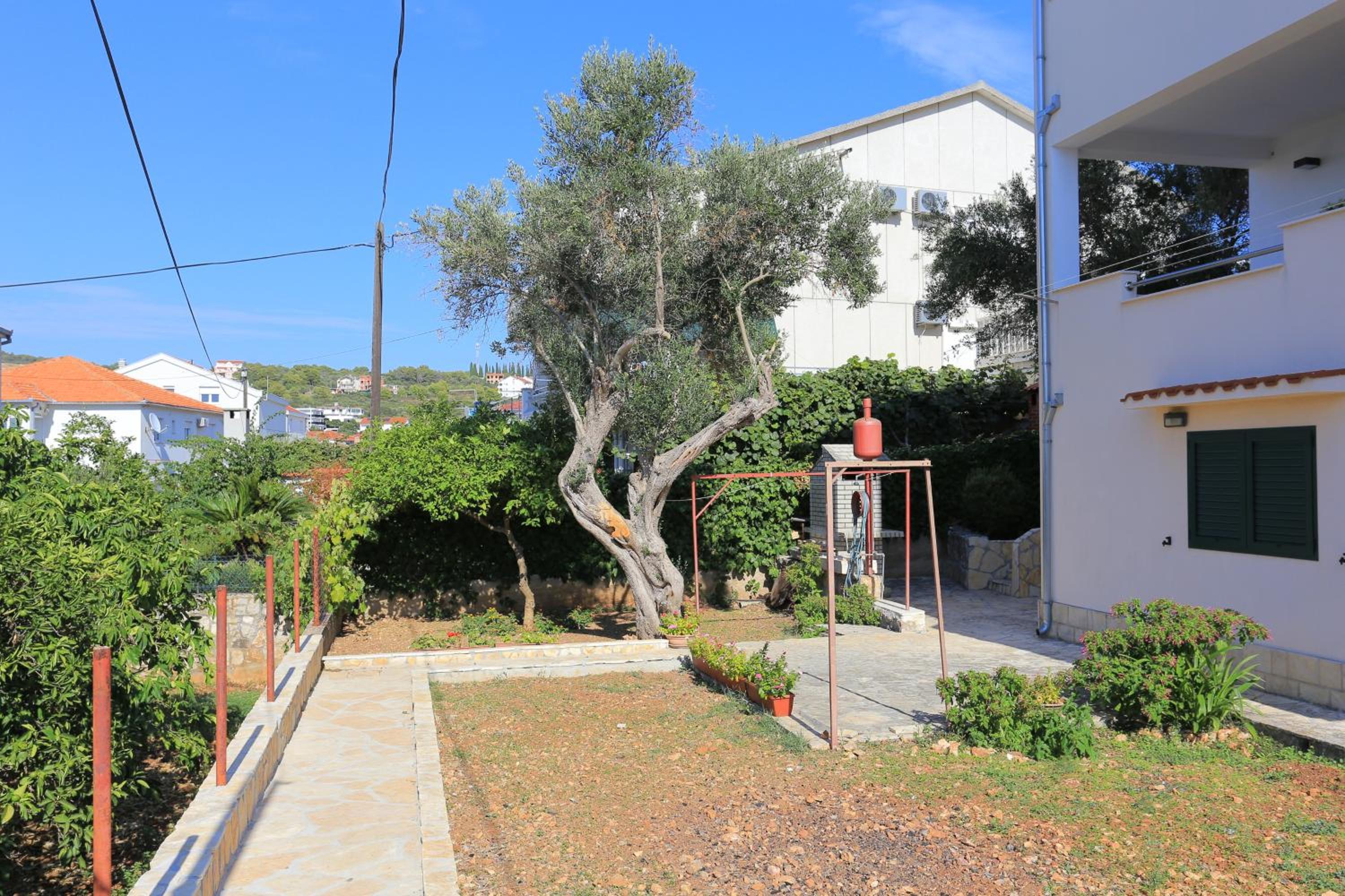 Apartments by the sea Okrug Gornji, Ciovo - 19086 view 5