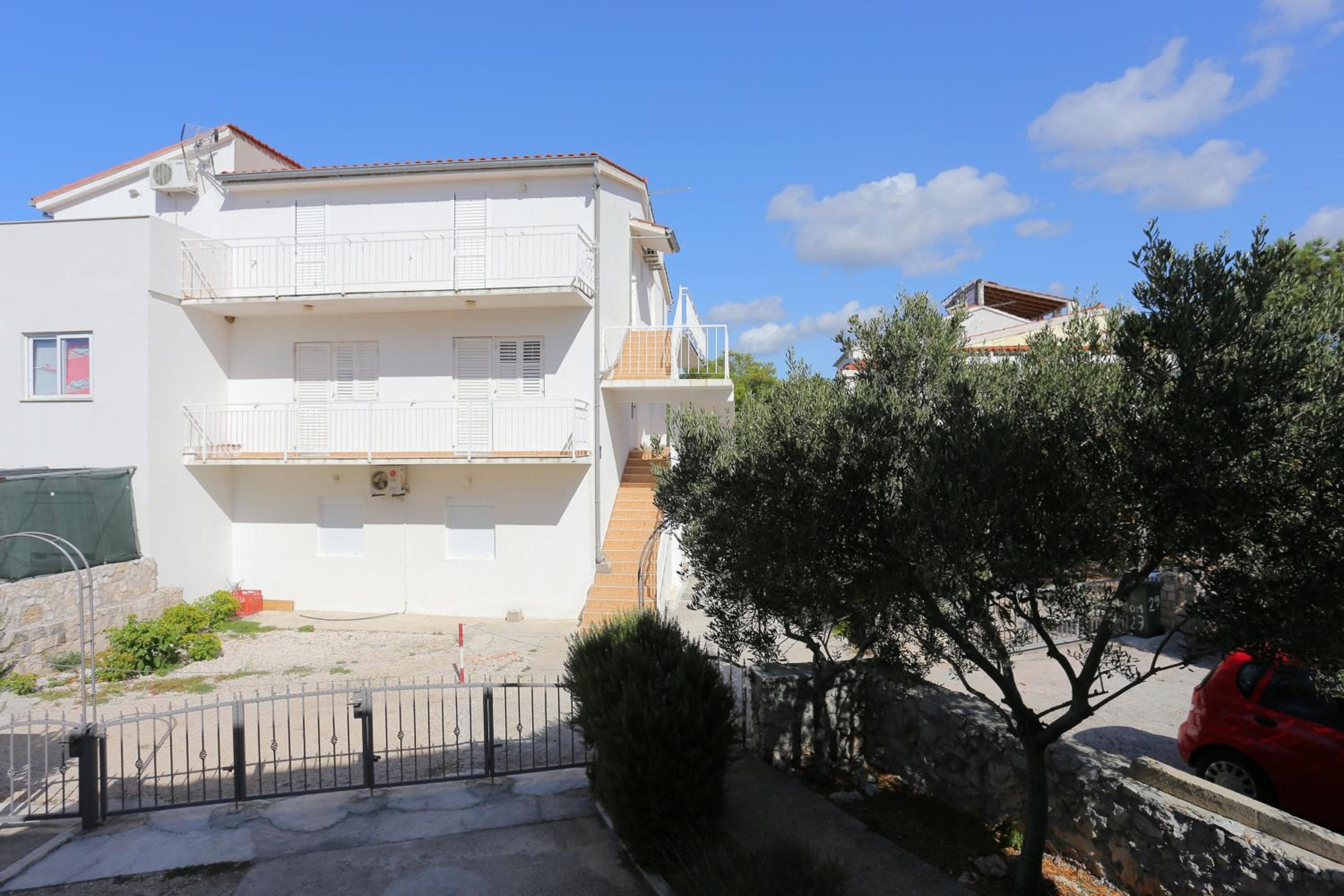 Family friendly seaside apartments Sevid - Trogir - 19105 view 4
