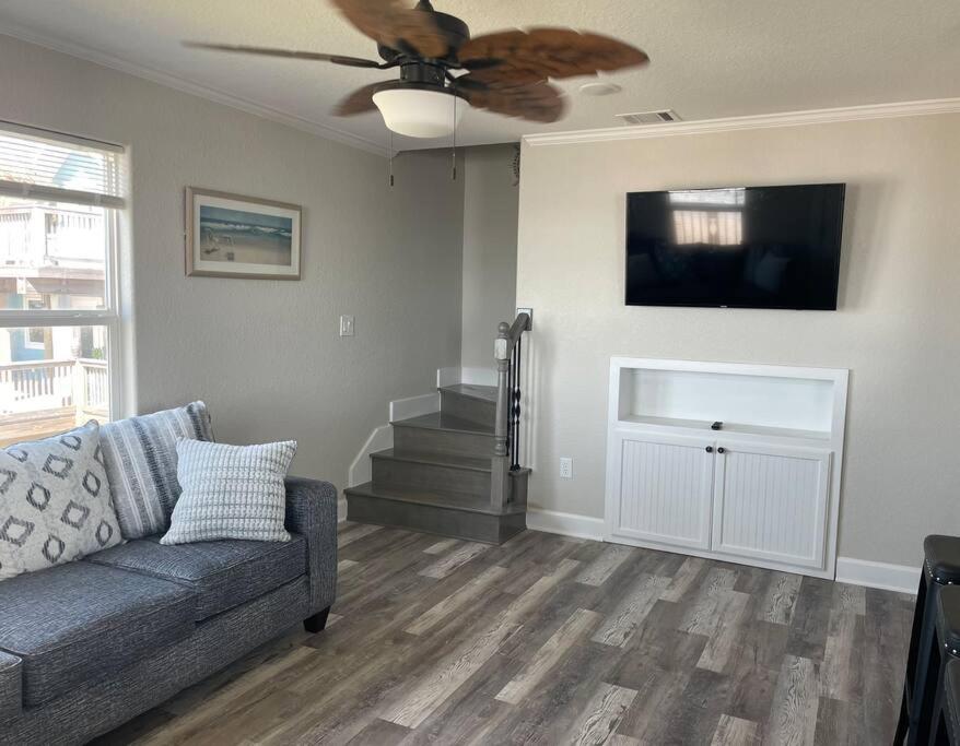 Surfside Beachfront Luxe view 4
