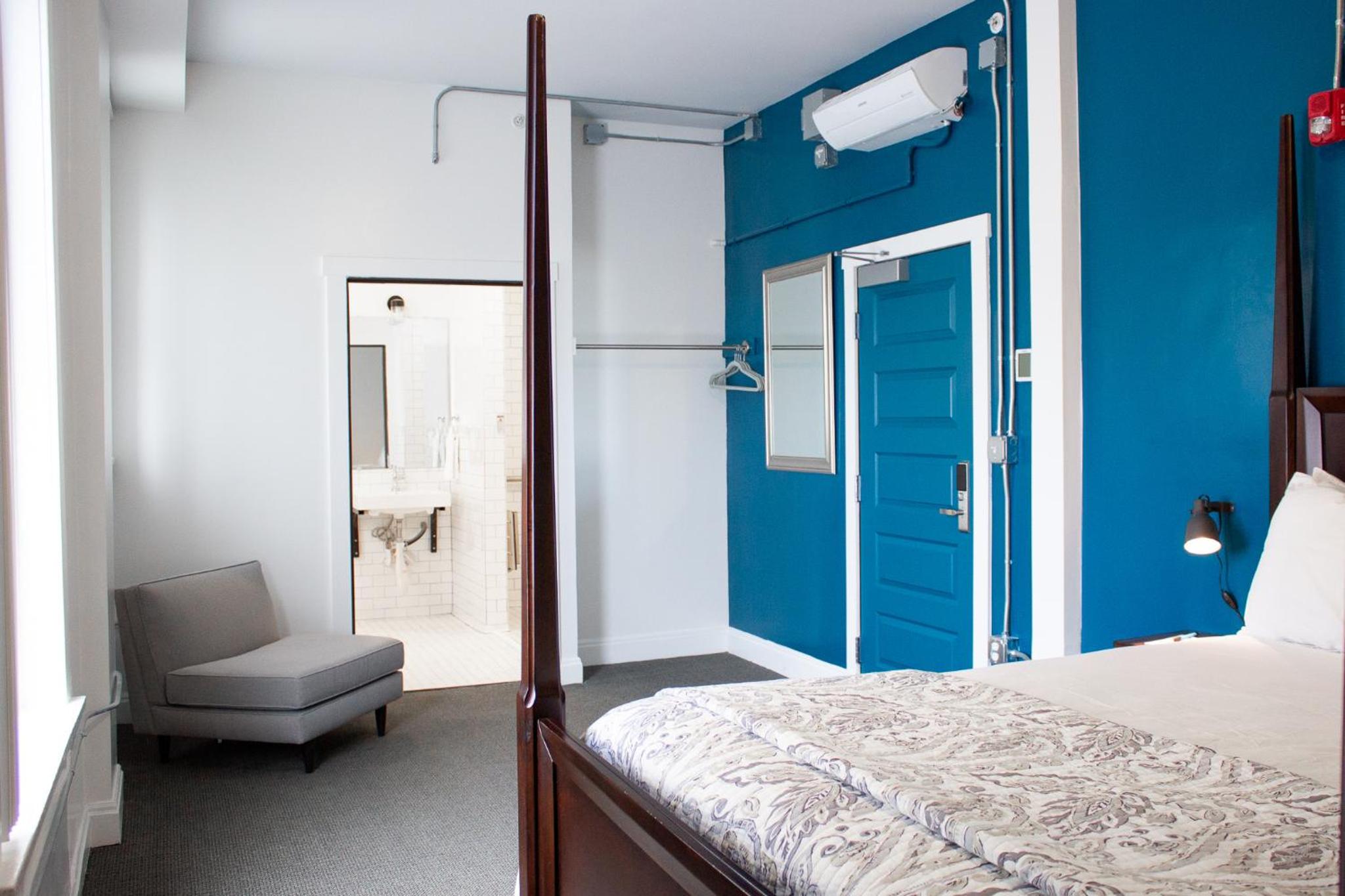 11th Avenue Hostel