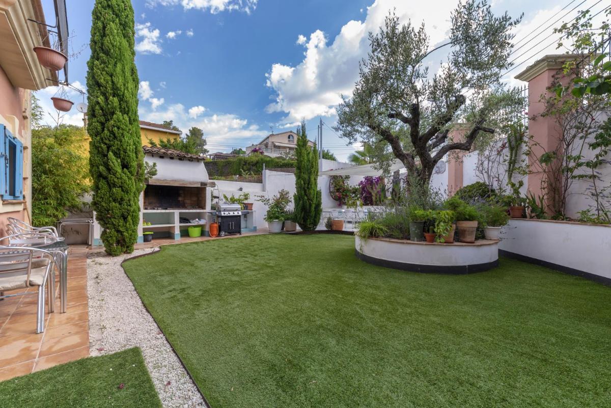 Casa Colonial Sitges Hills view 4