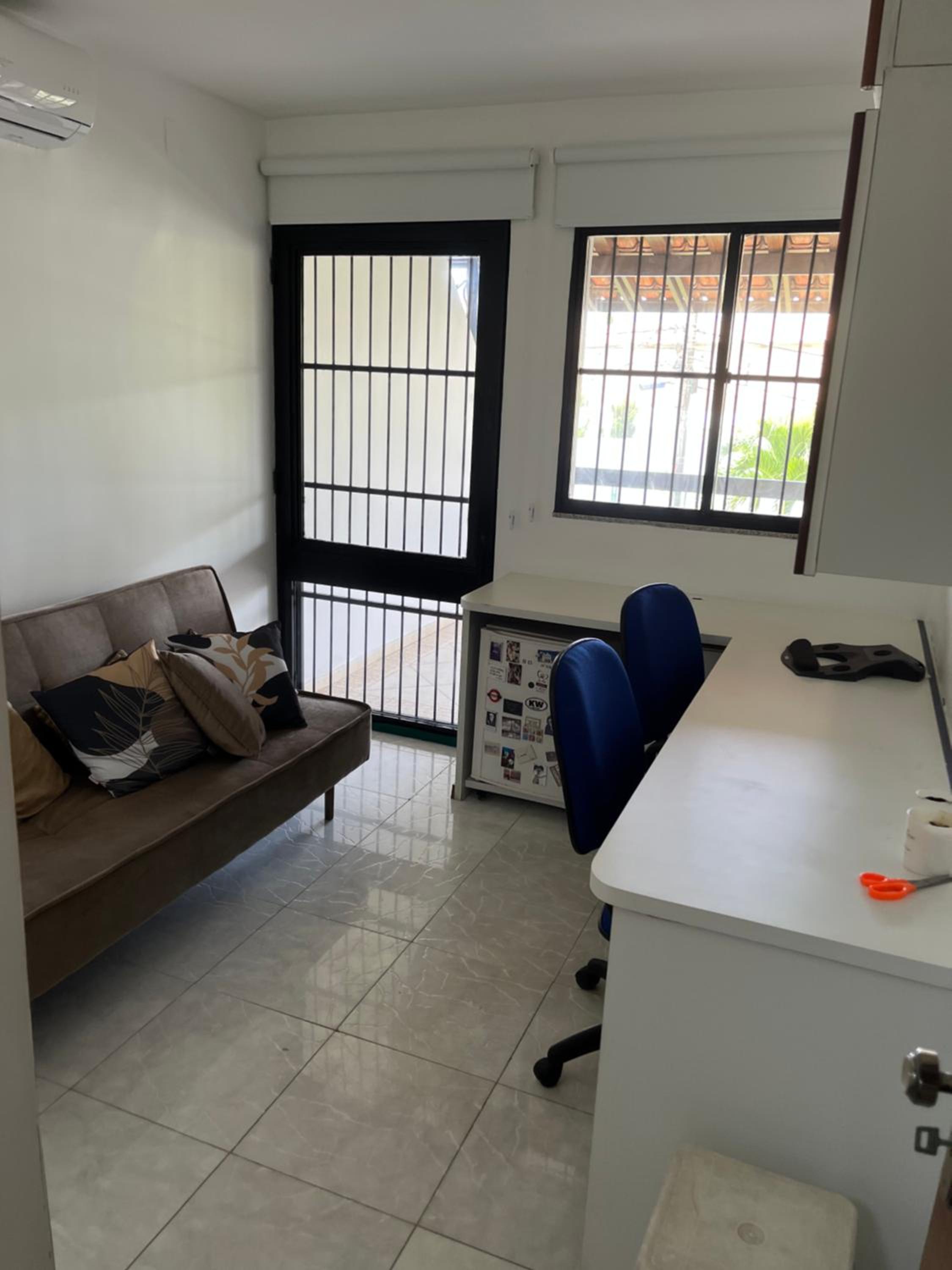 Casa beira mar cond fechado farol Itapuã