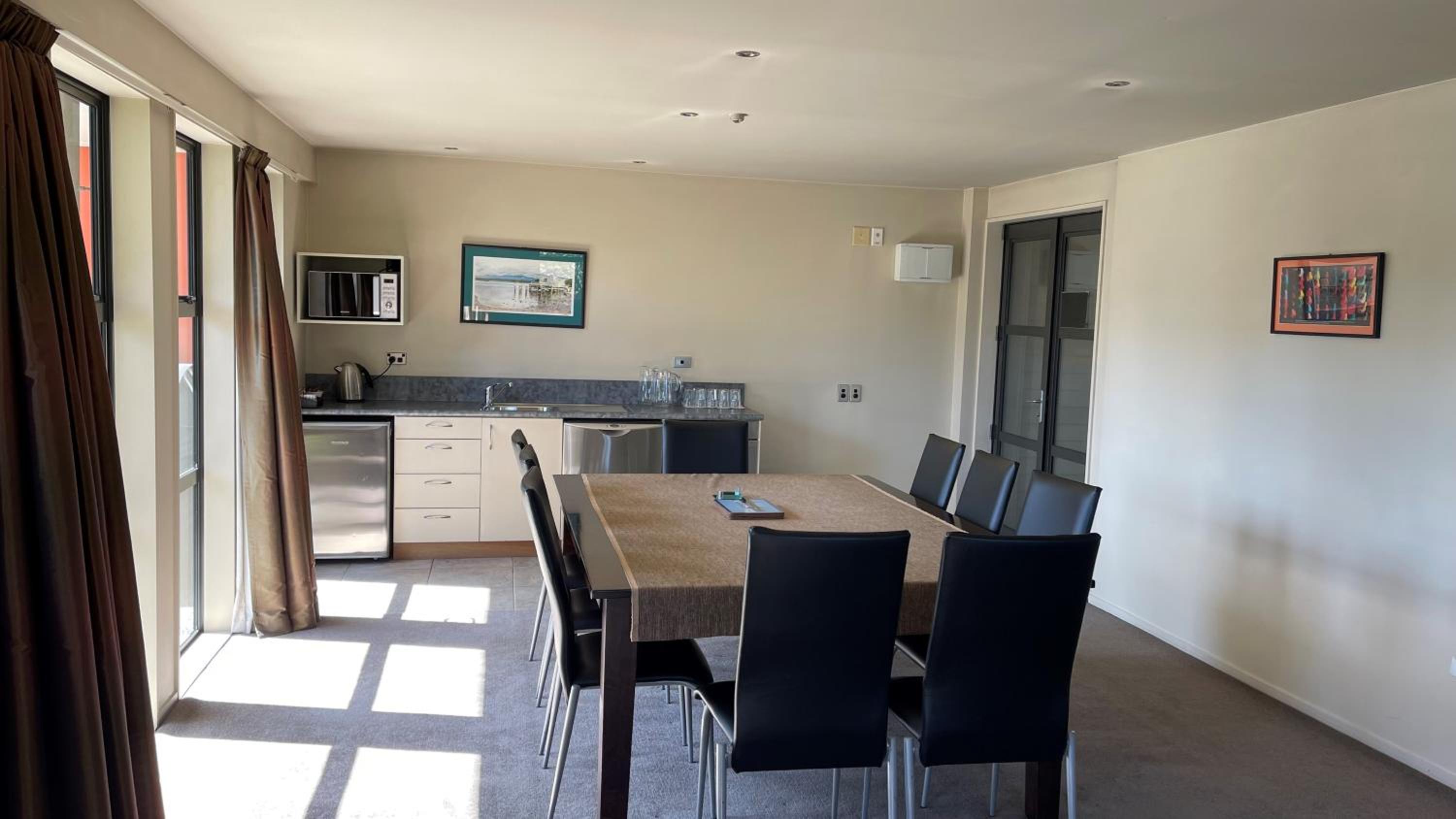 Coleraine Suites & Apartments