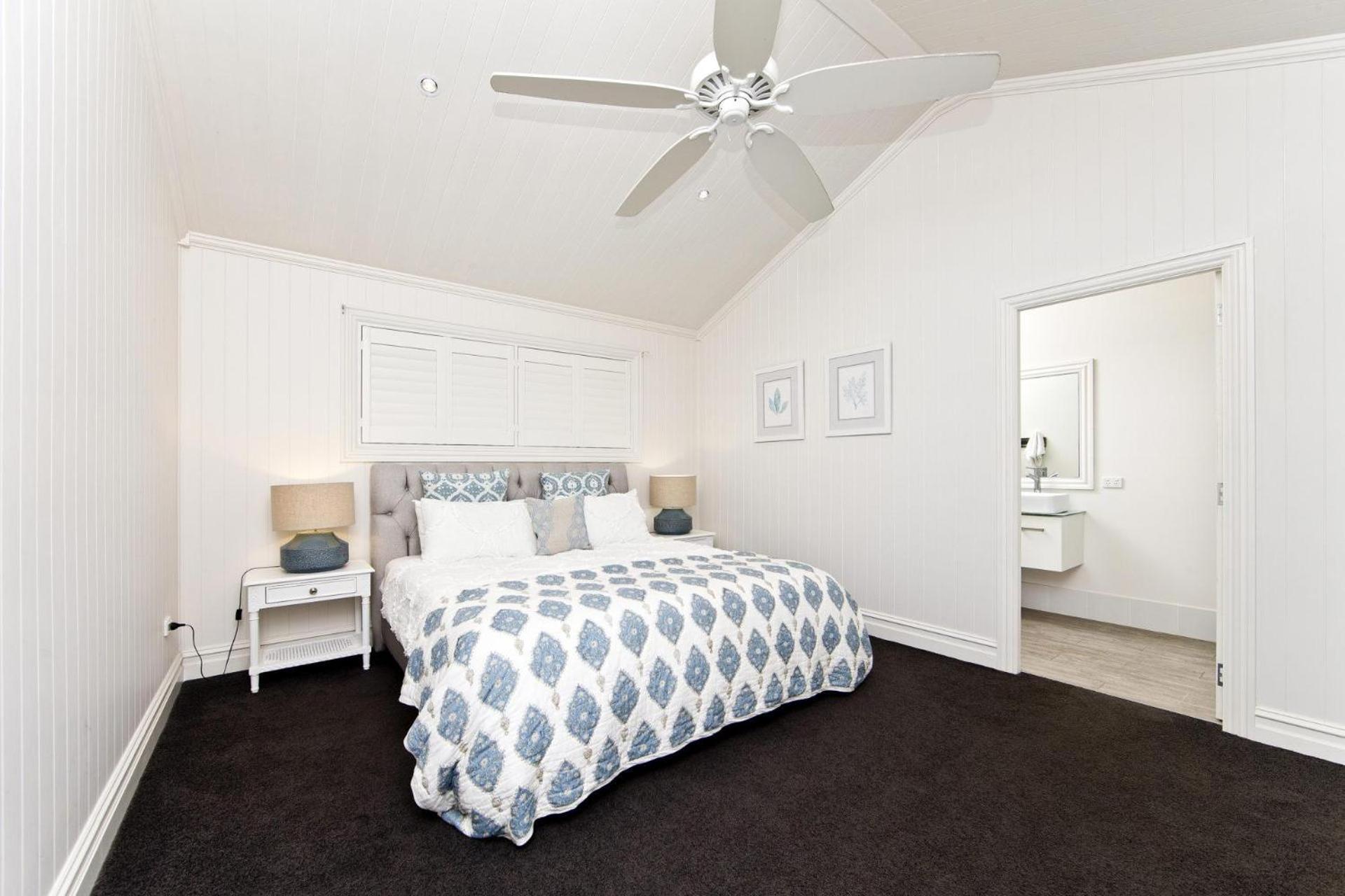 The Hamptons Beach House near Dutchie's walk to Nelson Bay