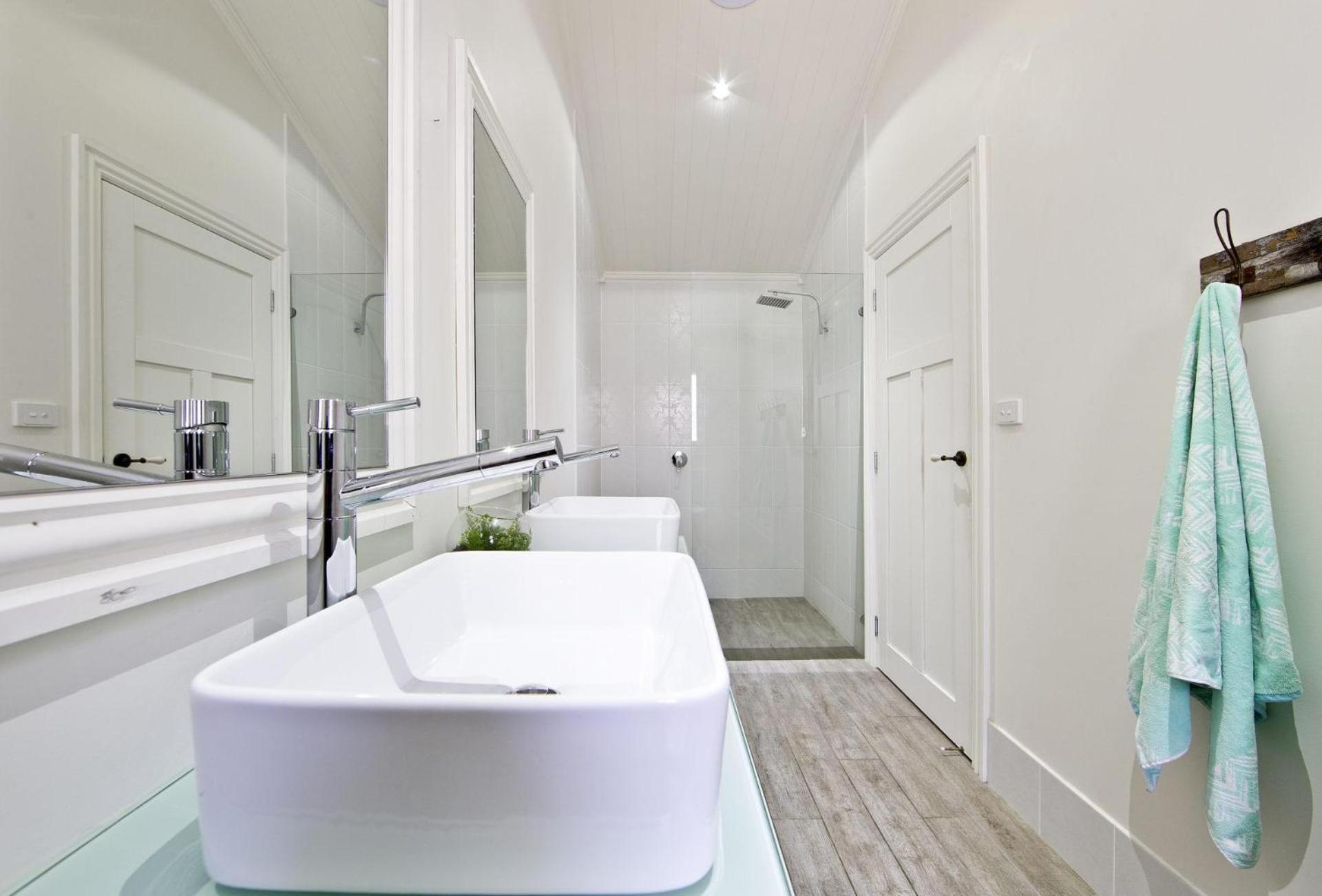 The Hamptons Beach House near Dutchie's walk to Nelson Bay