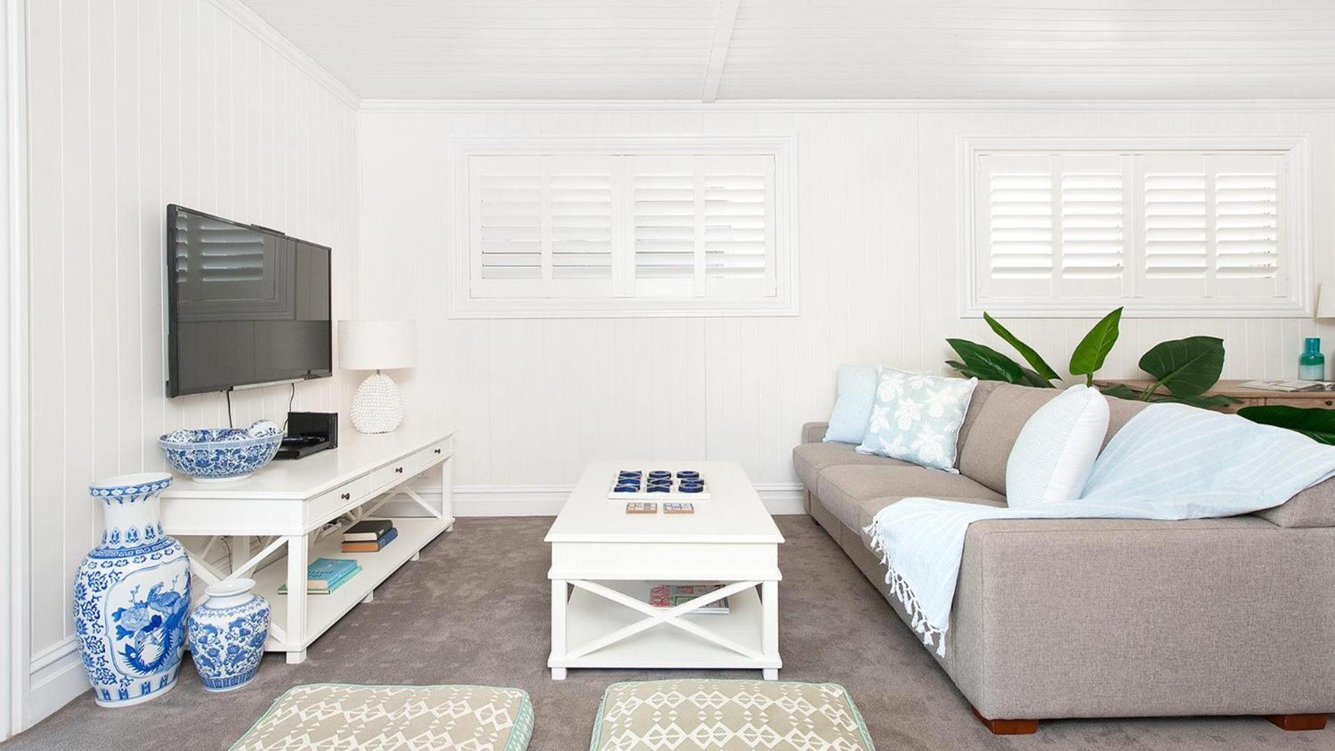 The Hamptons Beach House near Dutchie's walk to Nelson Bay