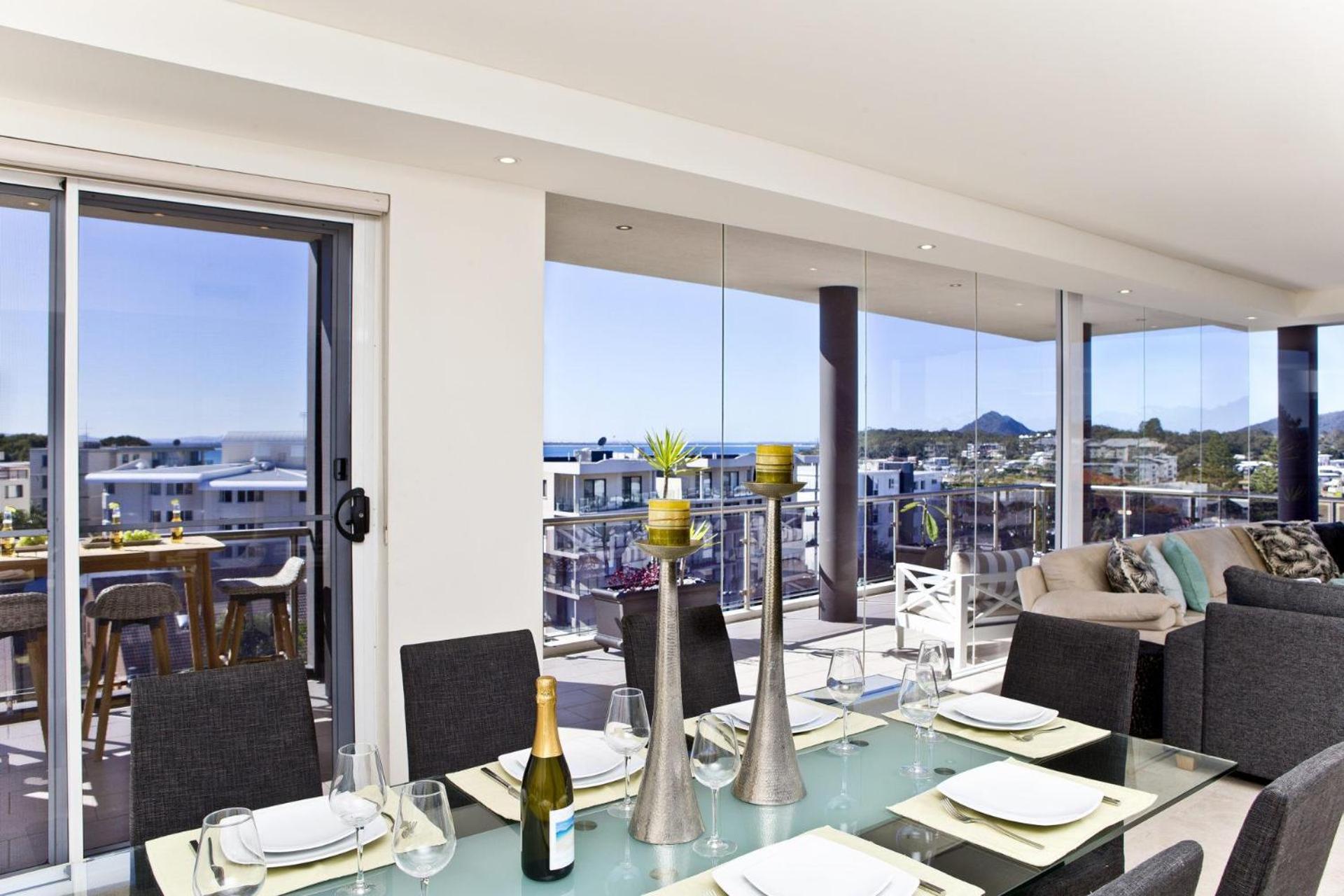Penthouse Palace - Private Heated Pool and Spa