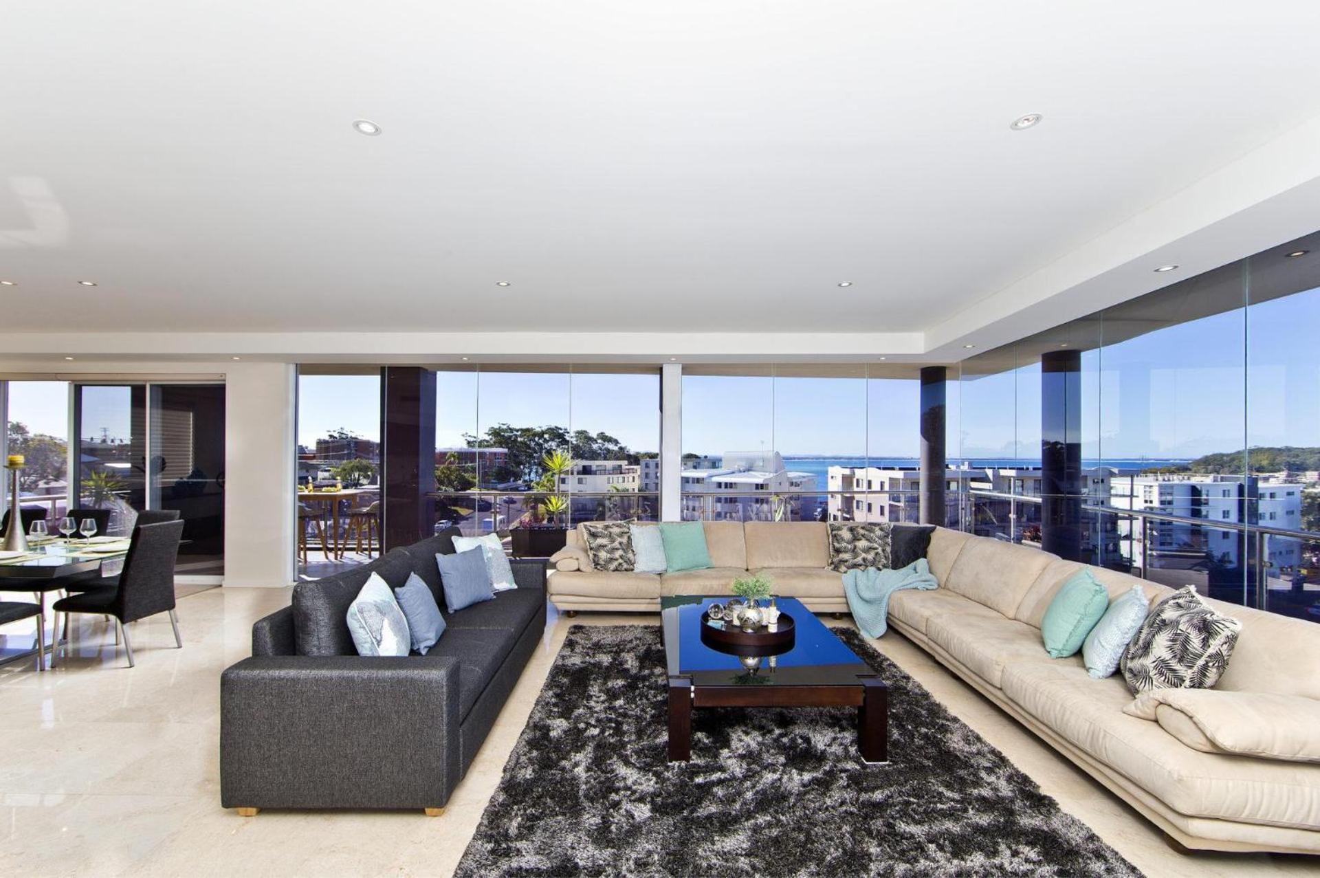 Penthouse Palace - Private Heated Pool and Spa