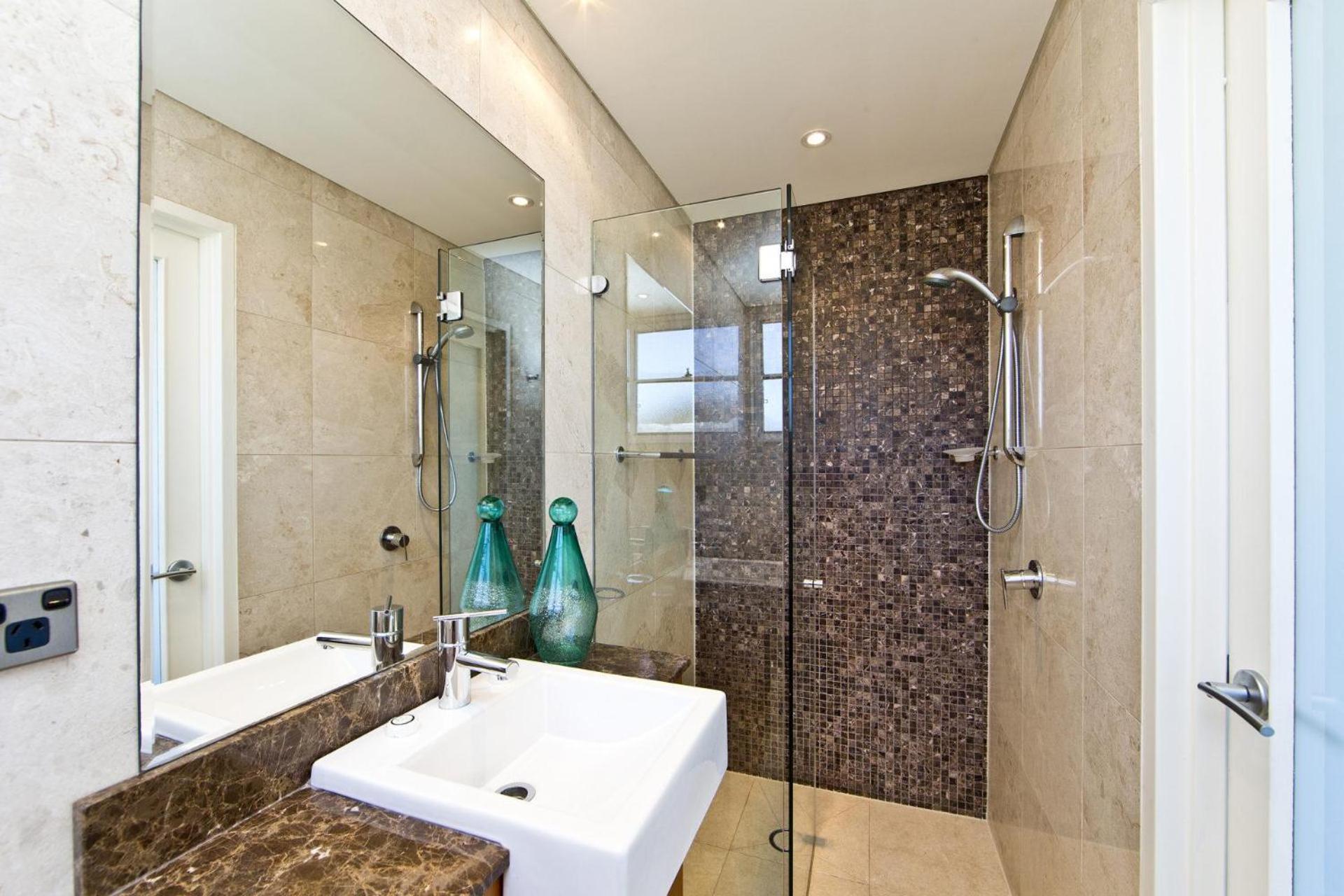 Penthouse Palace - Private Heated Pool and Spa