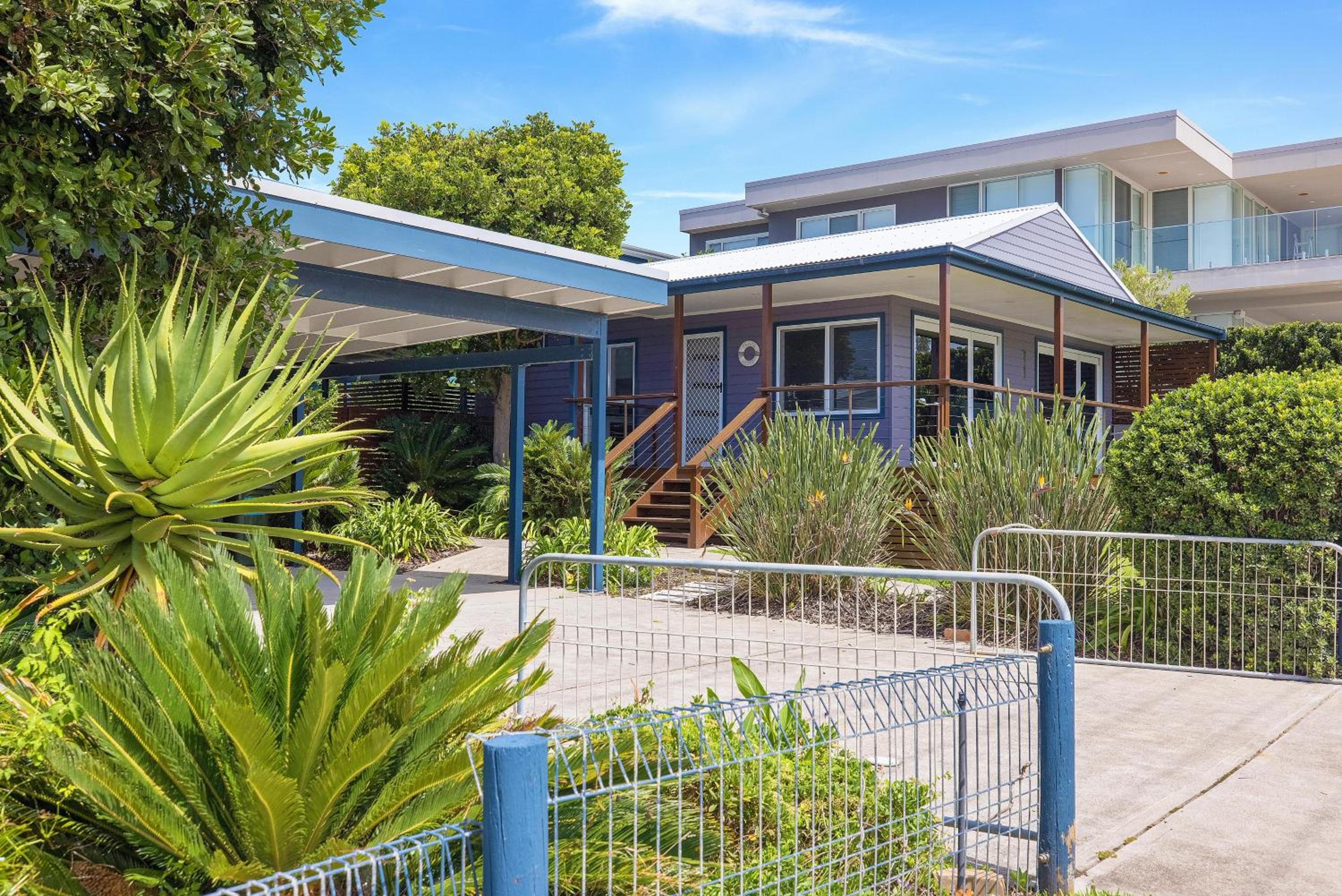 Fingal Bay Beach House - Water Views and Seconds From the Beach