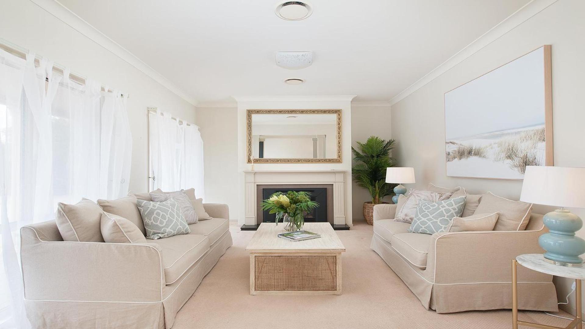 Coast and Country Estate - 15m Heated Pool and Minutes to Beach