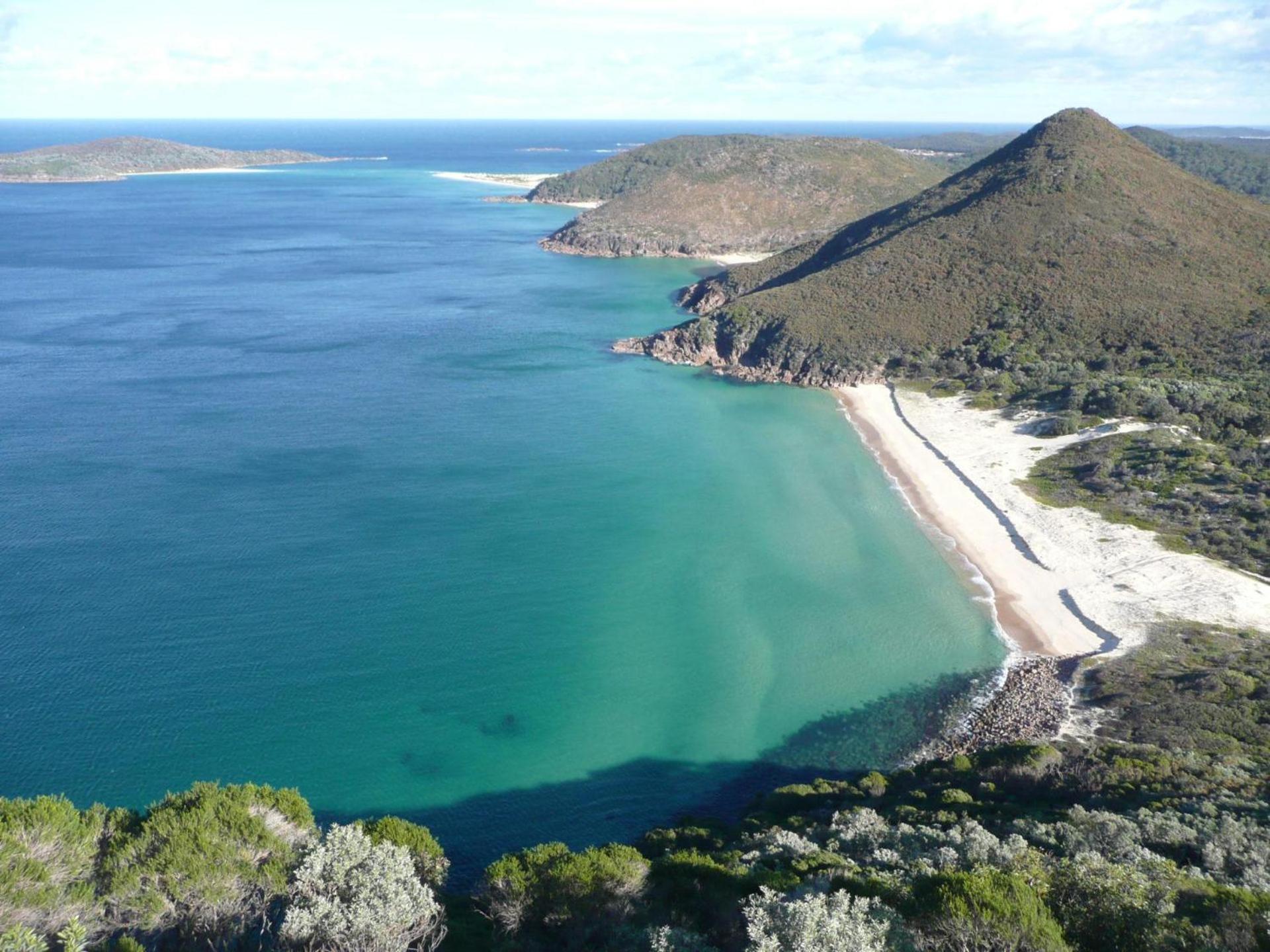 Dutchie's Dream - Glorious Views And Opposite Dutchies Beach