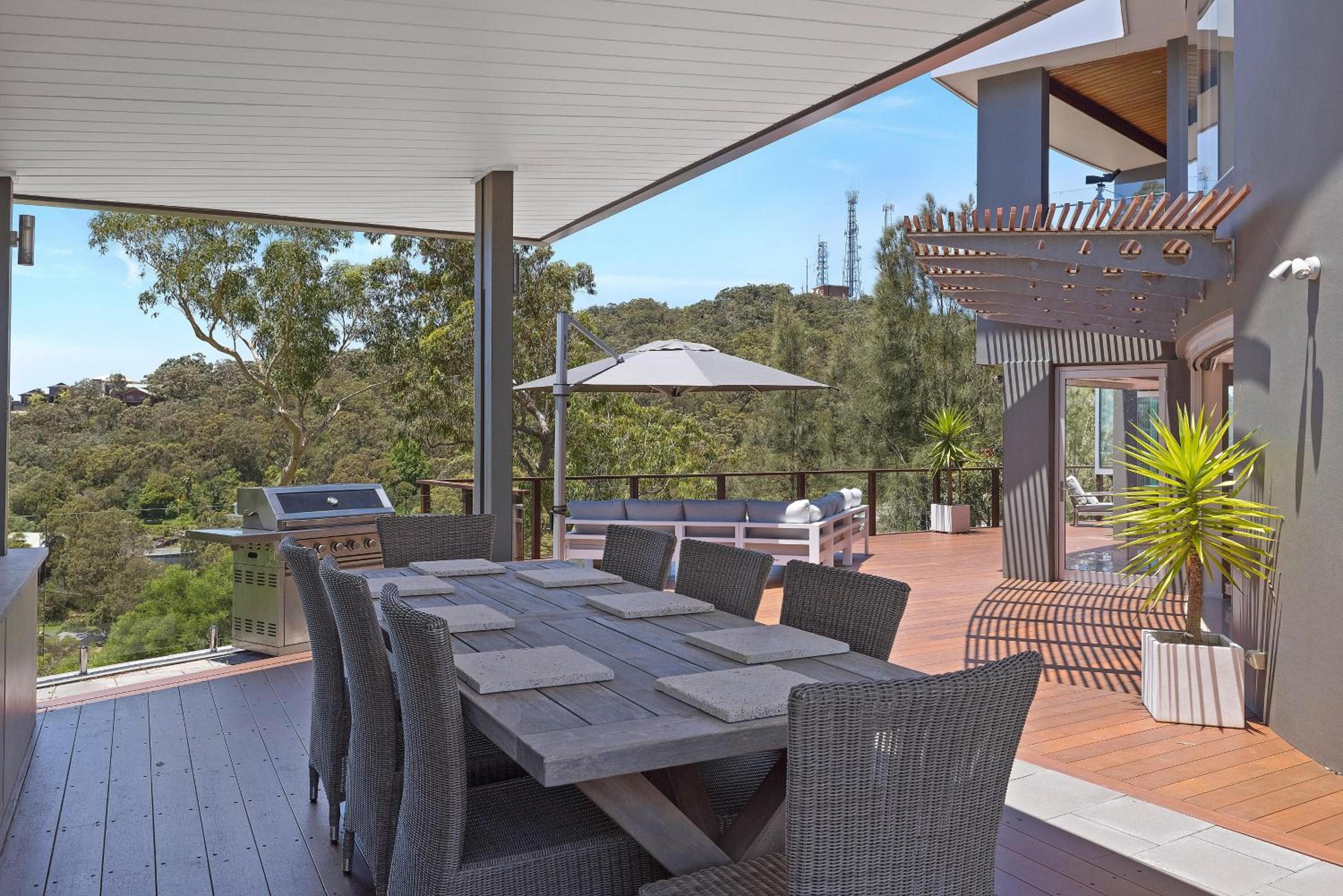 Grandview - Luxurious Entertainer with Spectacular Views
