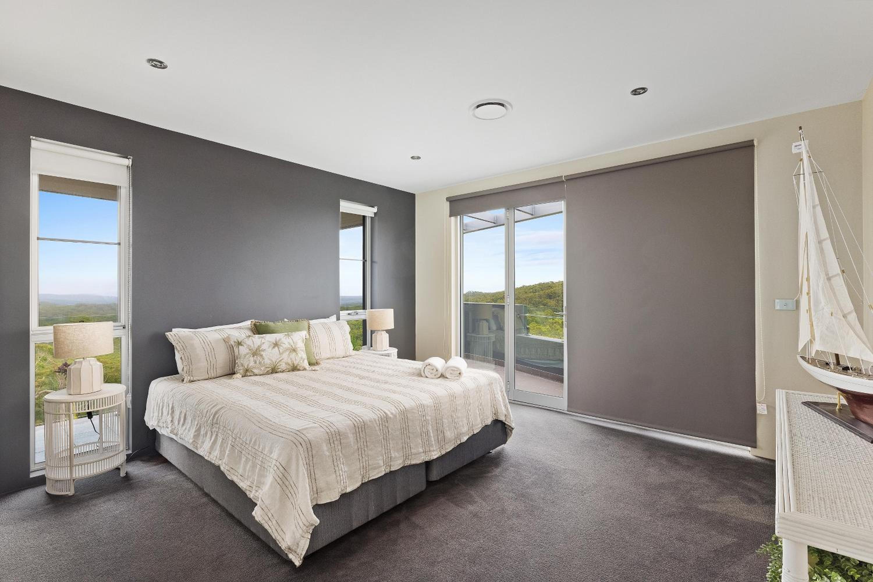 Grandview - Luxurious Entertainer with Spectacular Views