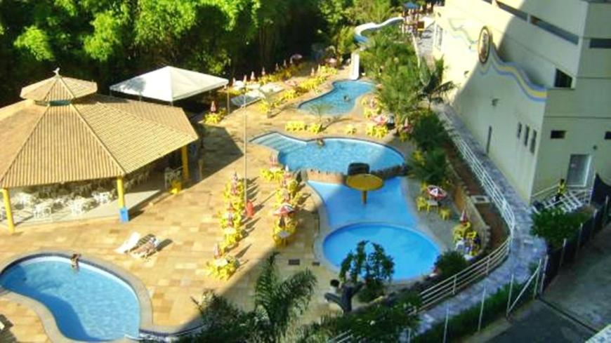 Golden Dolphin Grand Hotel - FLAT Quarto e Sala Com Roupa de Cama e Banho - Piscinas 24h