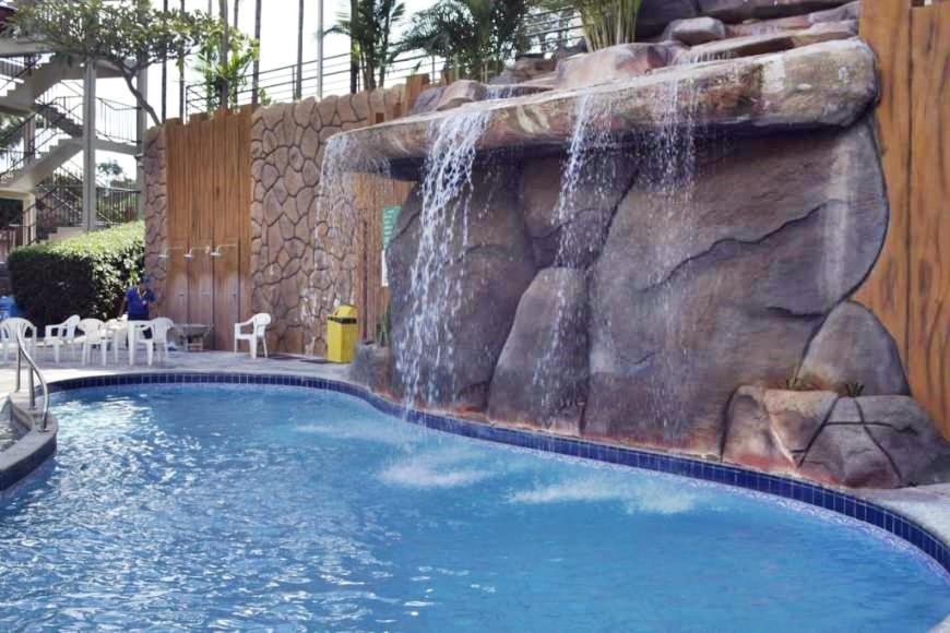 Golden Dolphin Grand Hotel - FLAT Quarto e Sala Com Roupa de Cama e Banho - Piscinas 24h