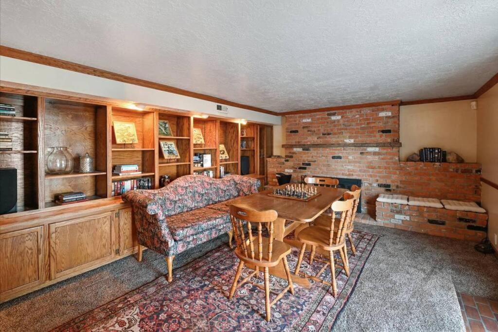 Basecamp Chateau: Alta, Snowbird, Solitude, & Brighton view 3