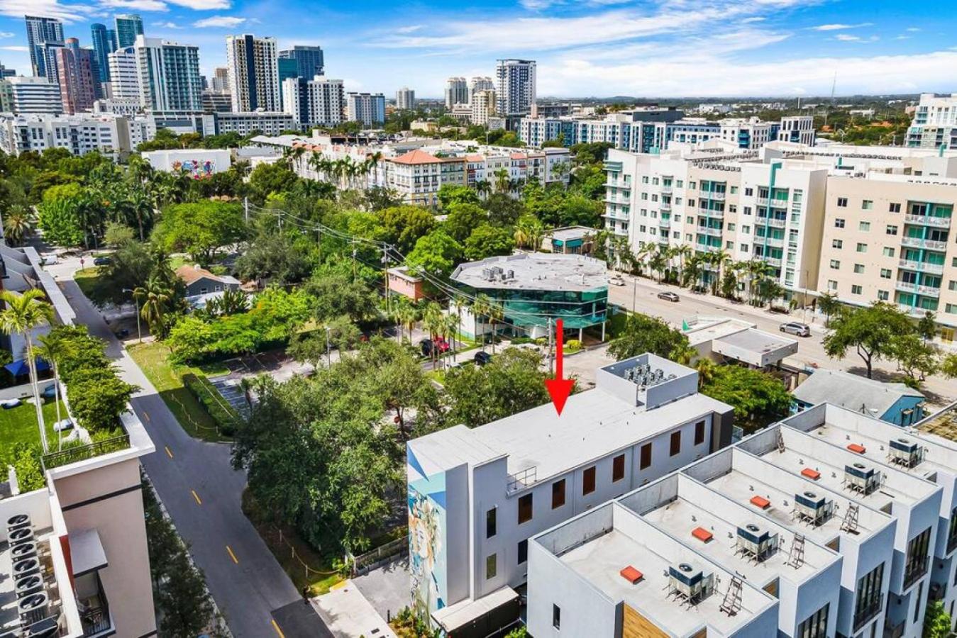 Pretty Rola 303 Signature Apartment w King Bed Brand new and Central Location