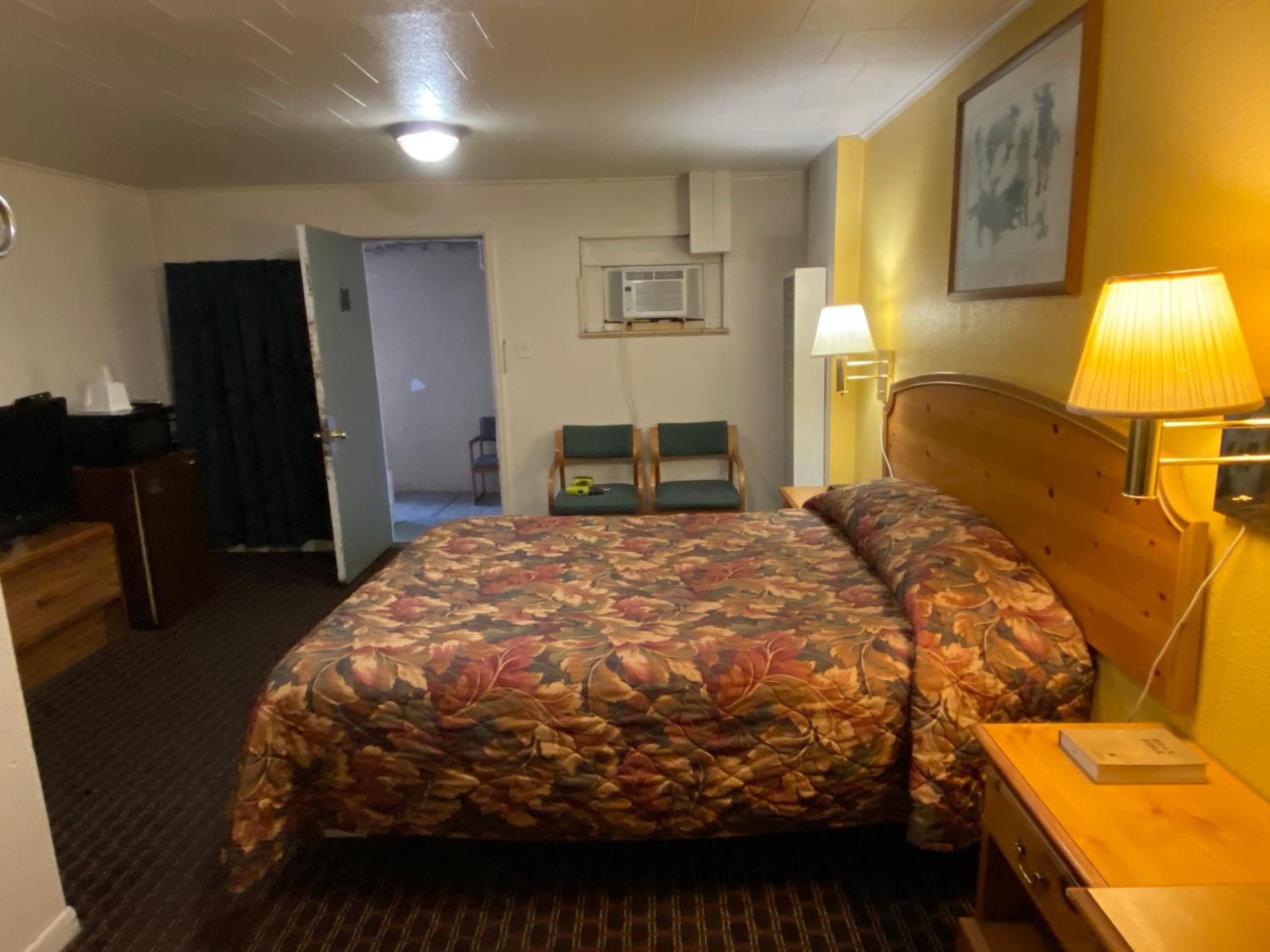 Cheyenne Vacations - RANGER MOTEL - Property Image 7