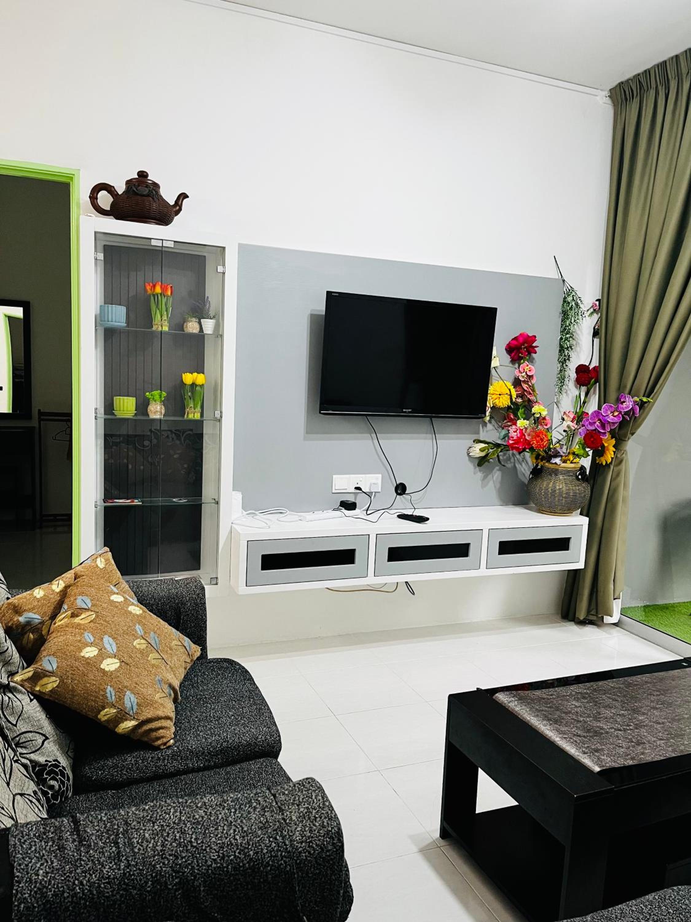SA @ Cameron Emerald Avenue photo 2