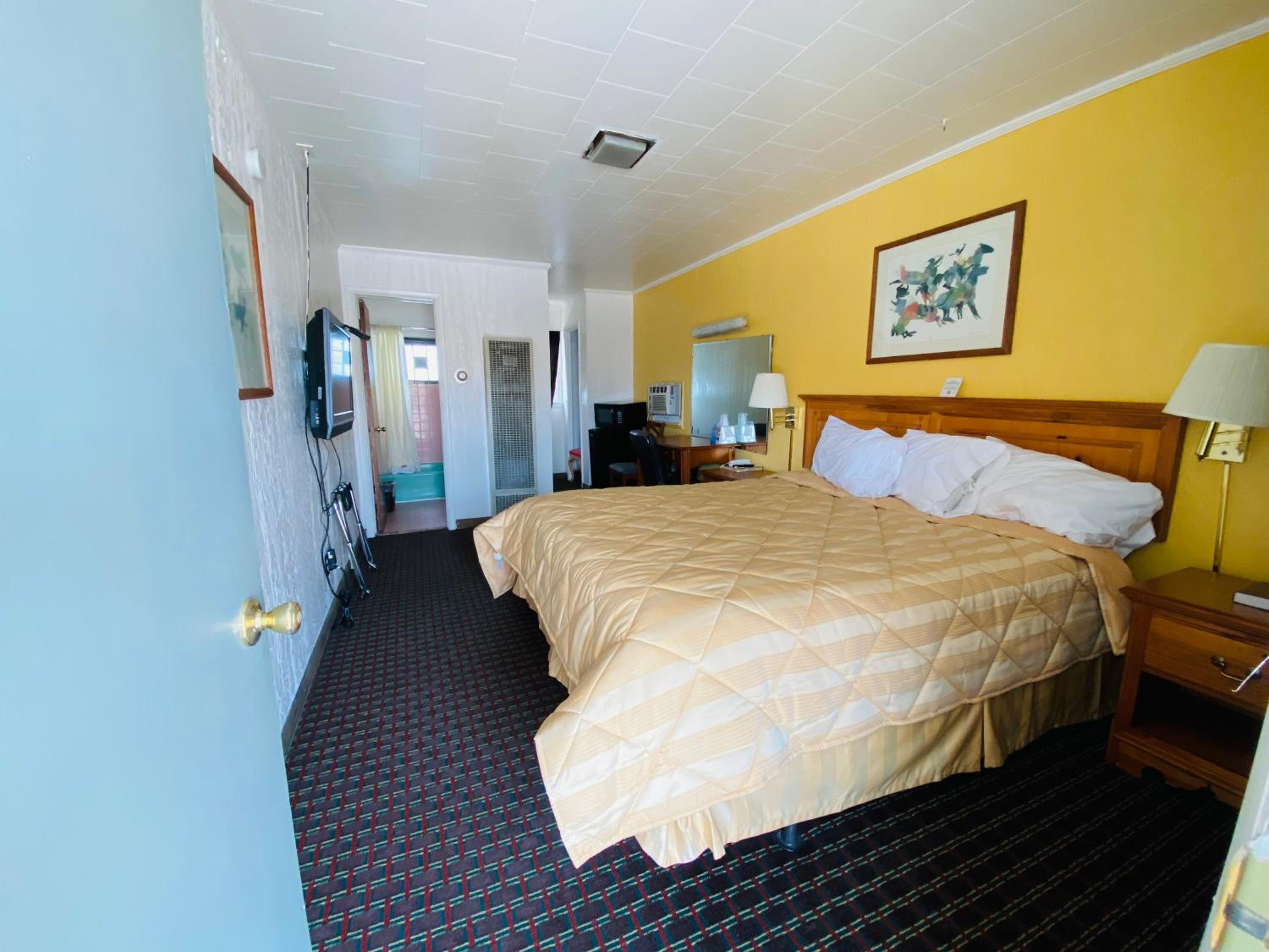 Cheyenne Vacations - RANGER MOTEL - Property Image 11