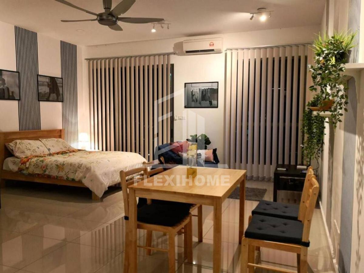 Colour-Theme Designed, Private Studio Home, Cybersquare 27B Cyberjaya, Flexihome-MY photo 3