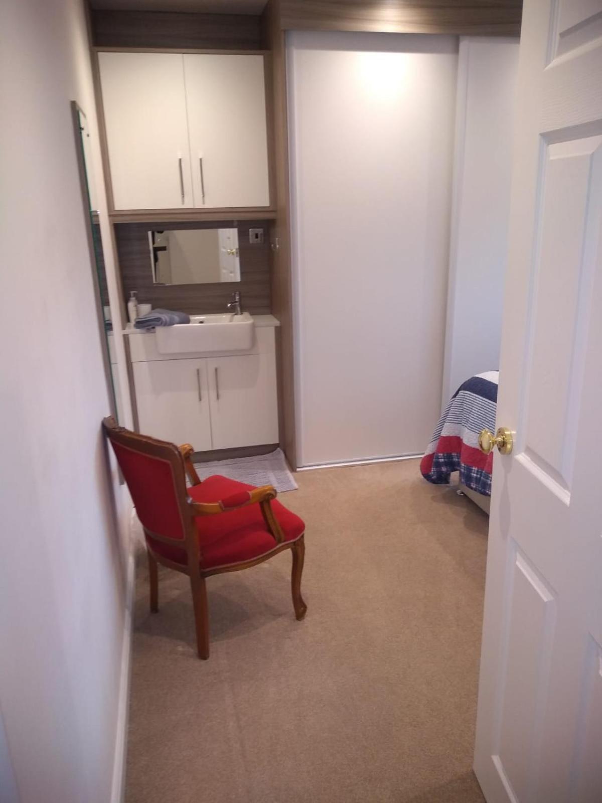 Smitten House 4 Bedroom RHYL view 3
