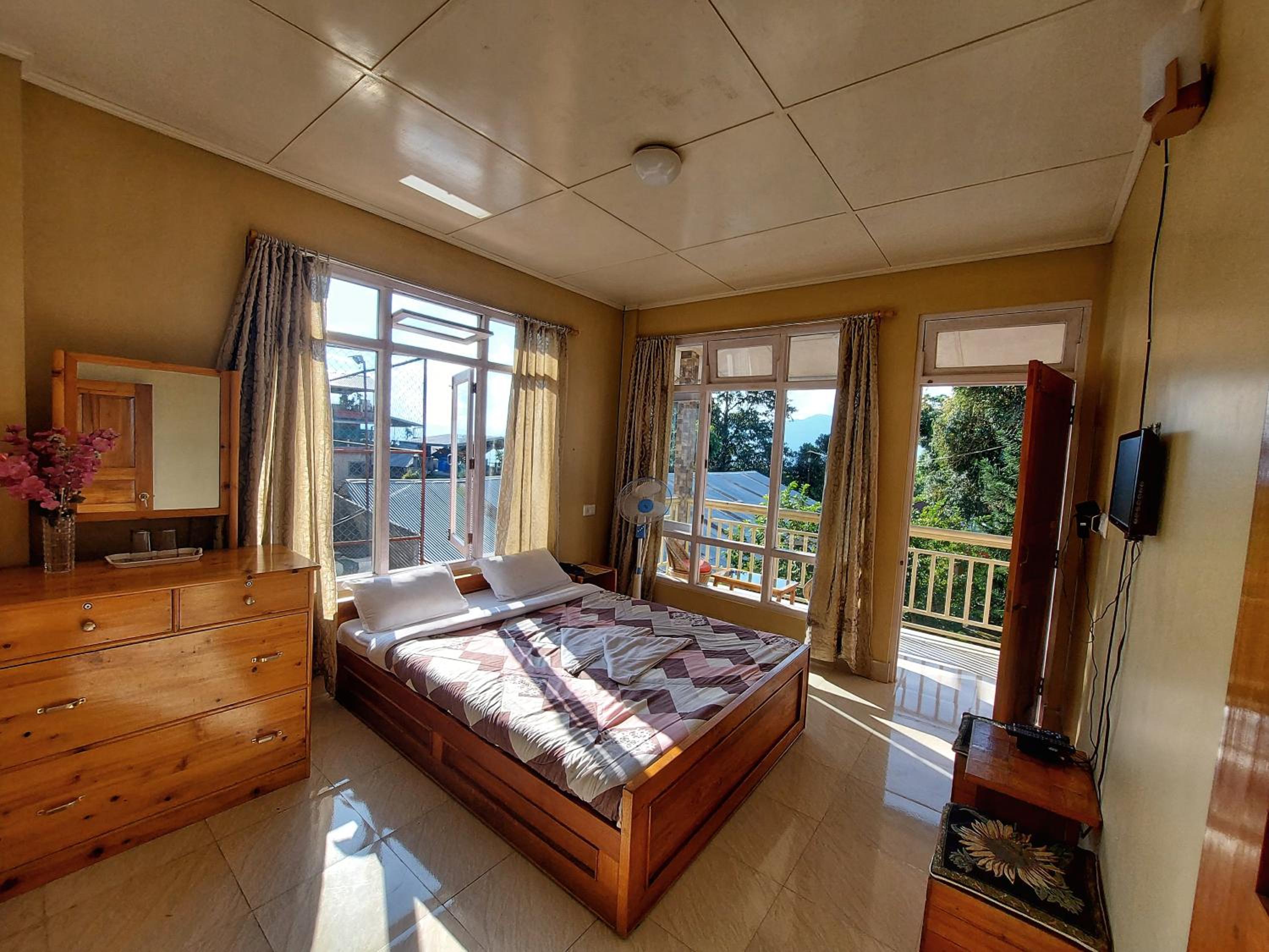 Shikher Guest House