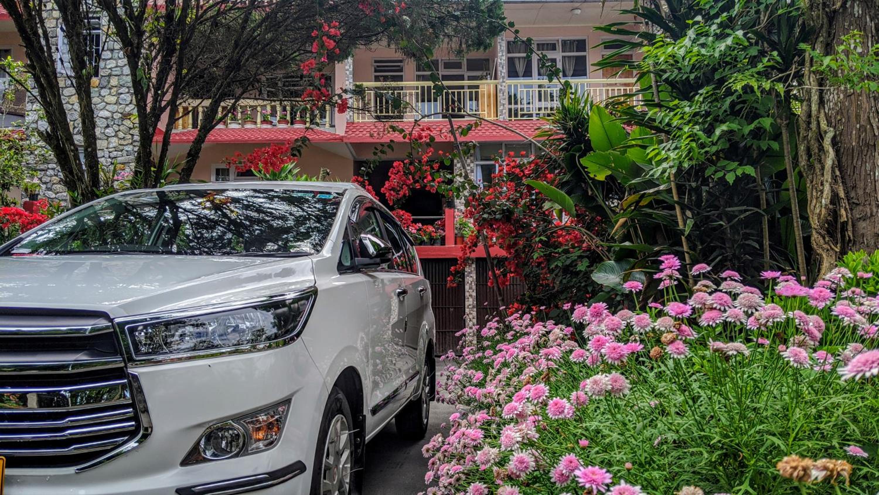 Shikher Guest House
