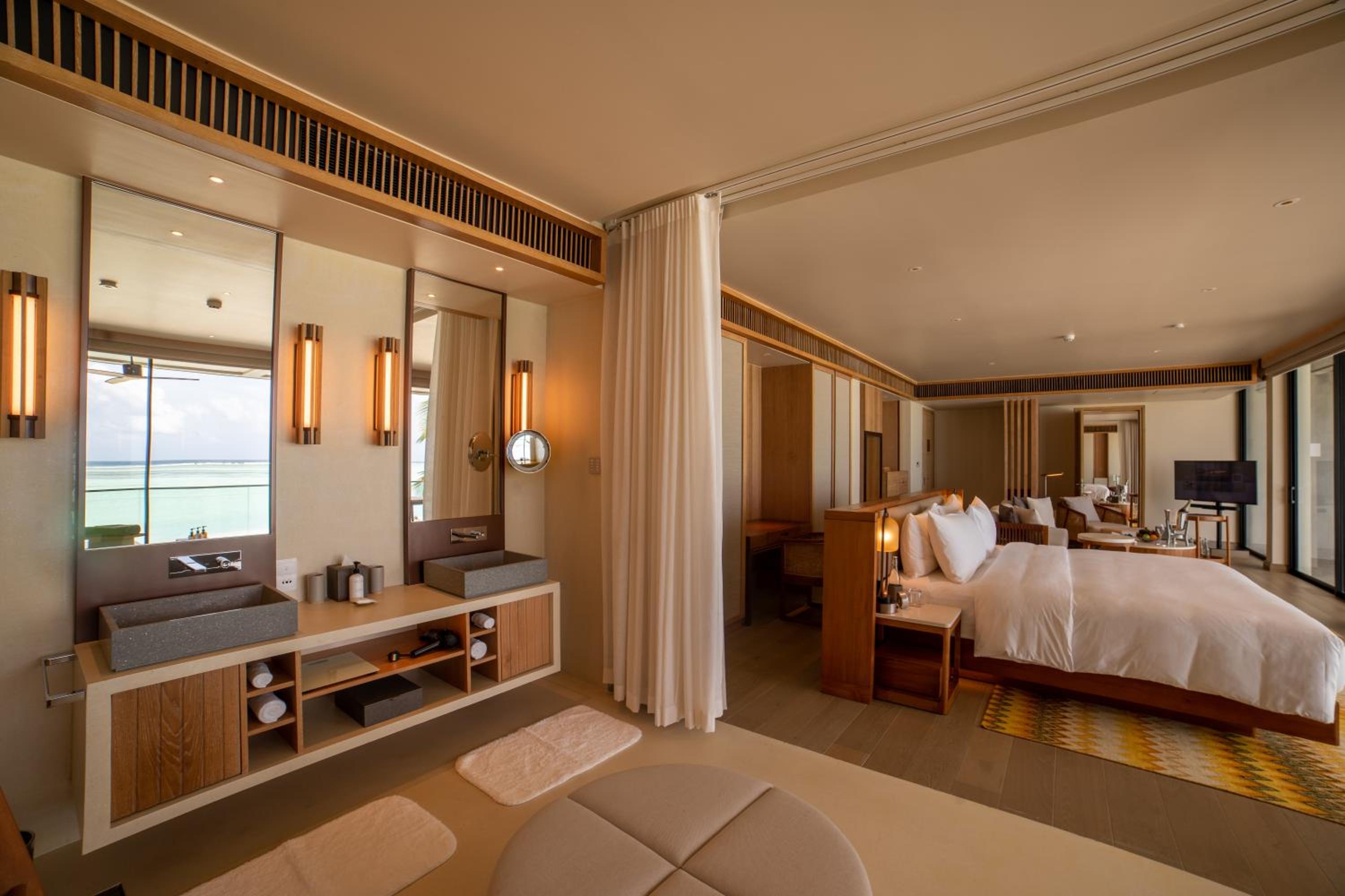 Kuda Villingili Maldives, Free Return Transfers 03 nights & above