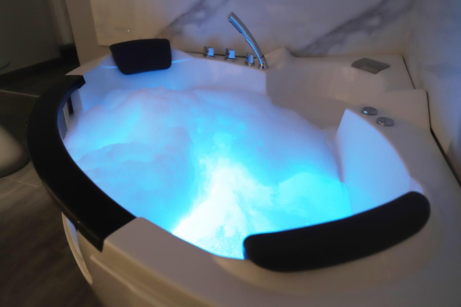 suite Nicolai 165 en Bari — bathroom
