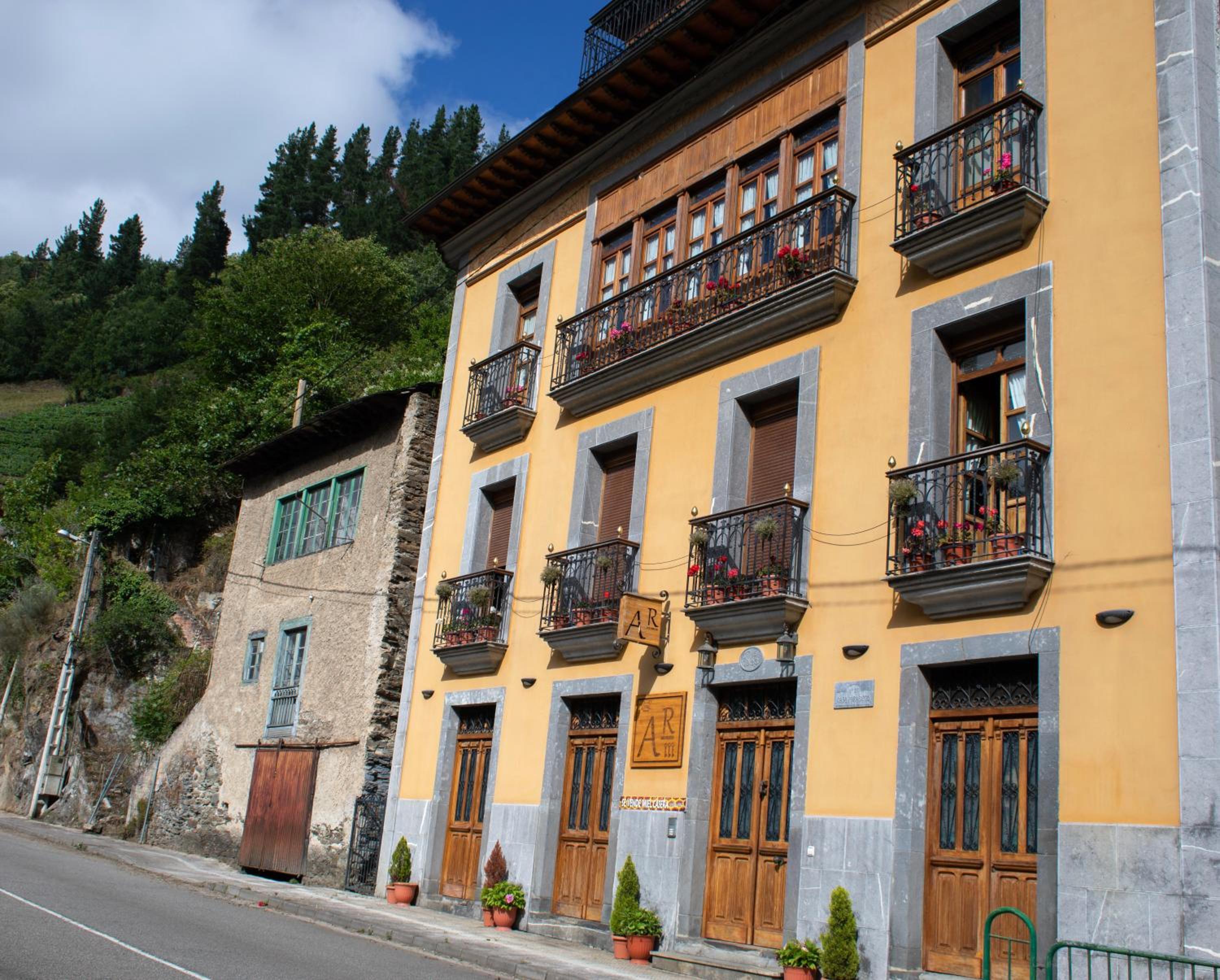 Apartamentos Rurales Las Mestas photo 1