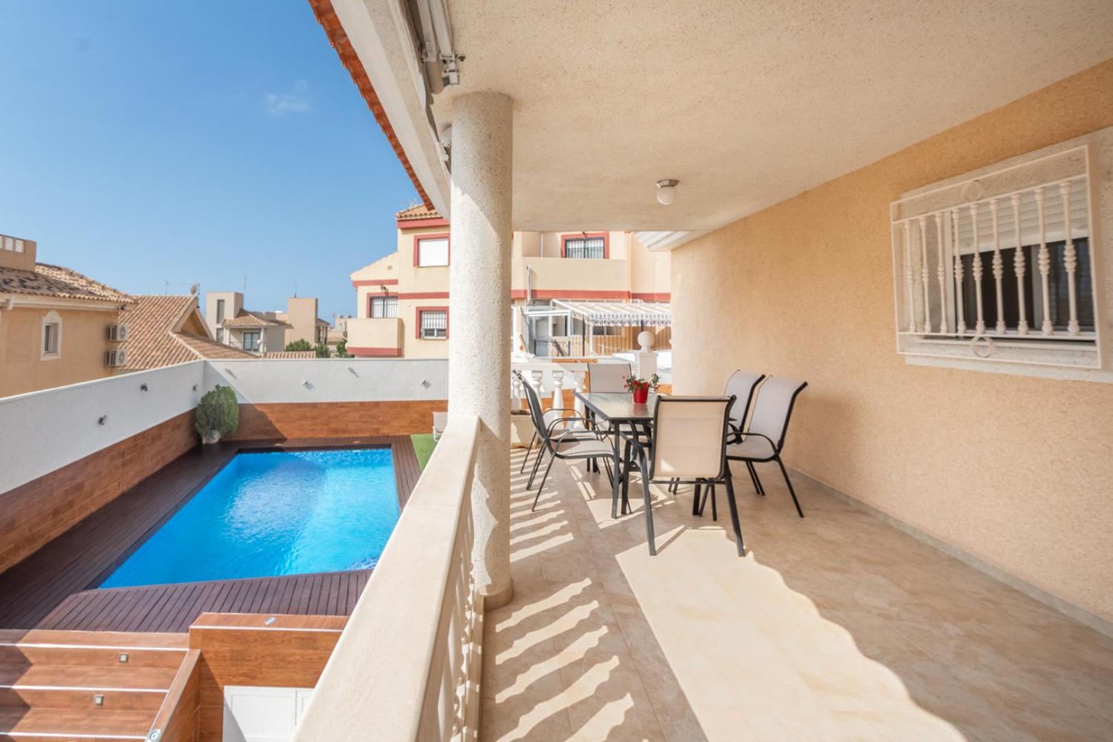 Agradable casa con piscina