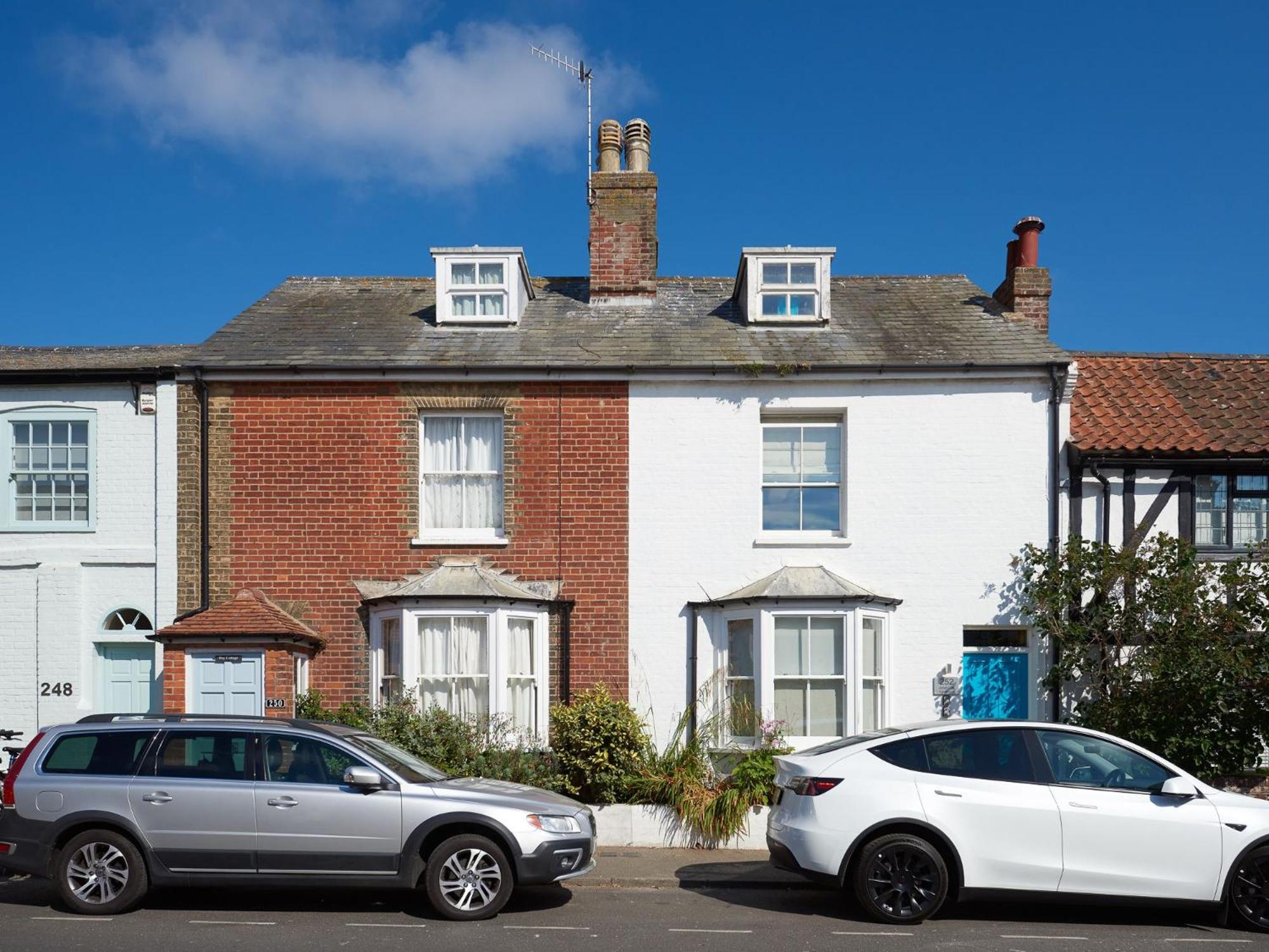 252 Aldeburgh Townhouse - Aldeburgh Coastal Cottages view 3